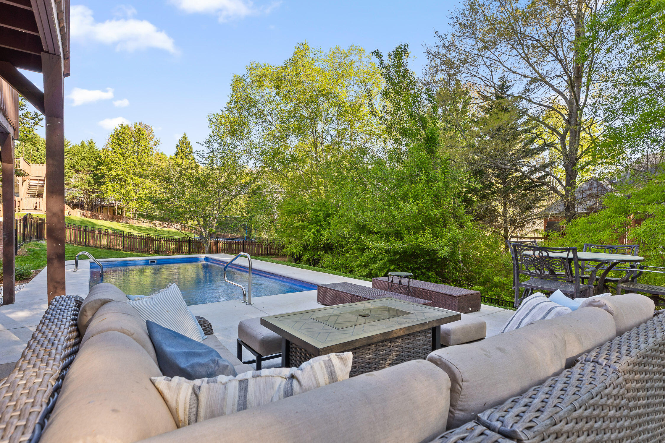 9727 Chestnut Hill Lane