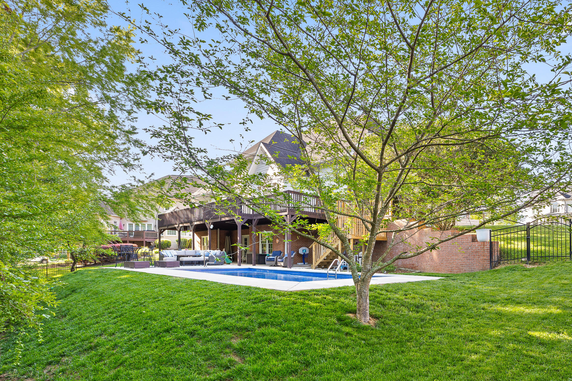 9727 Chestnut Hill Lane