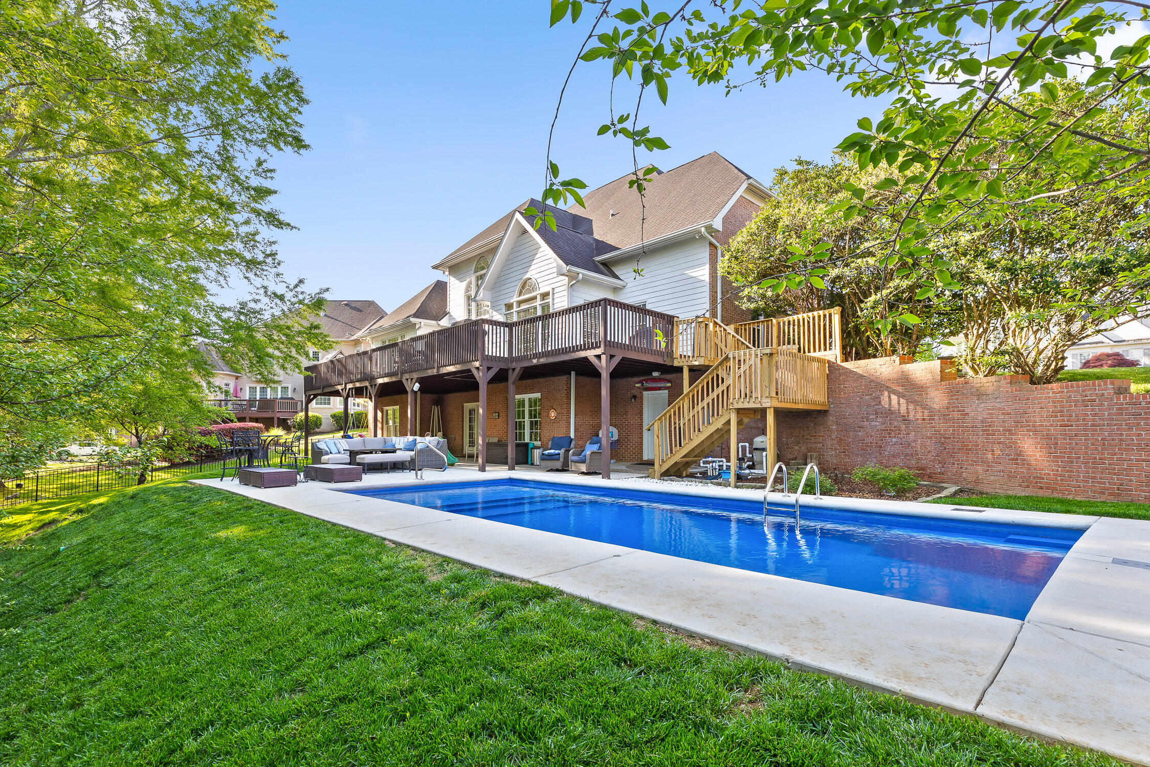 9727 Chestnut Hill Lane