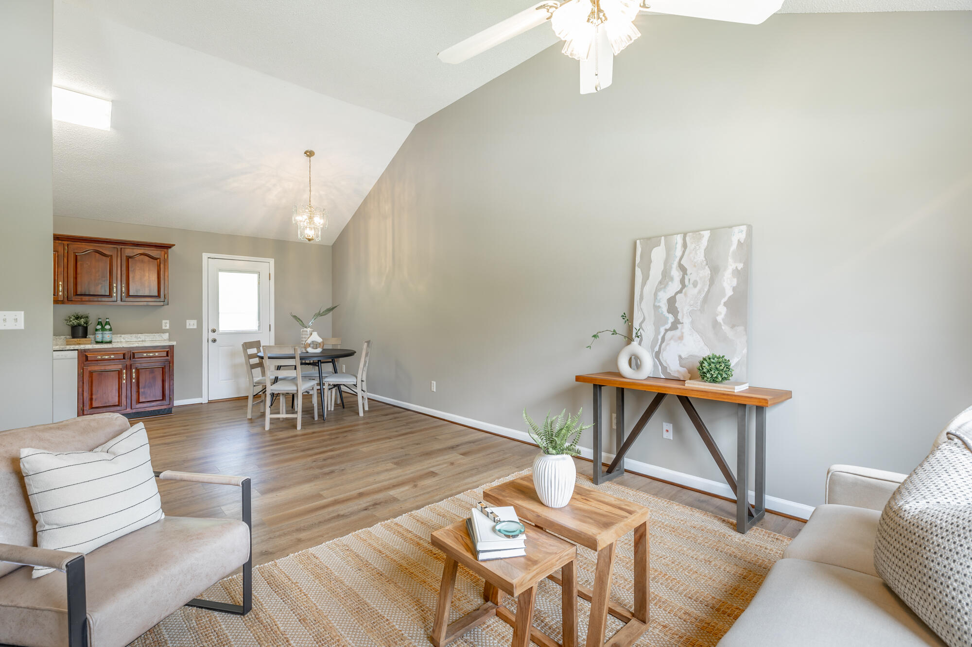 6894 Hillside Bend Trail