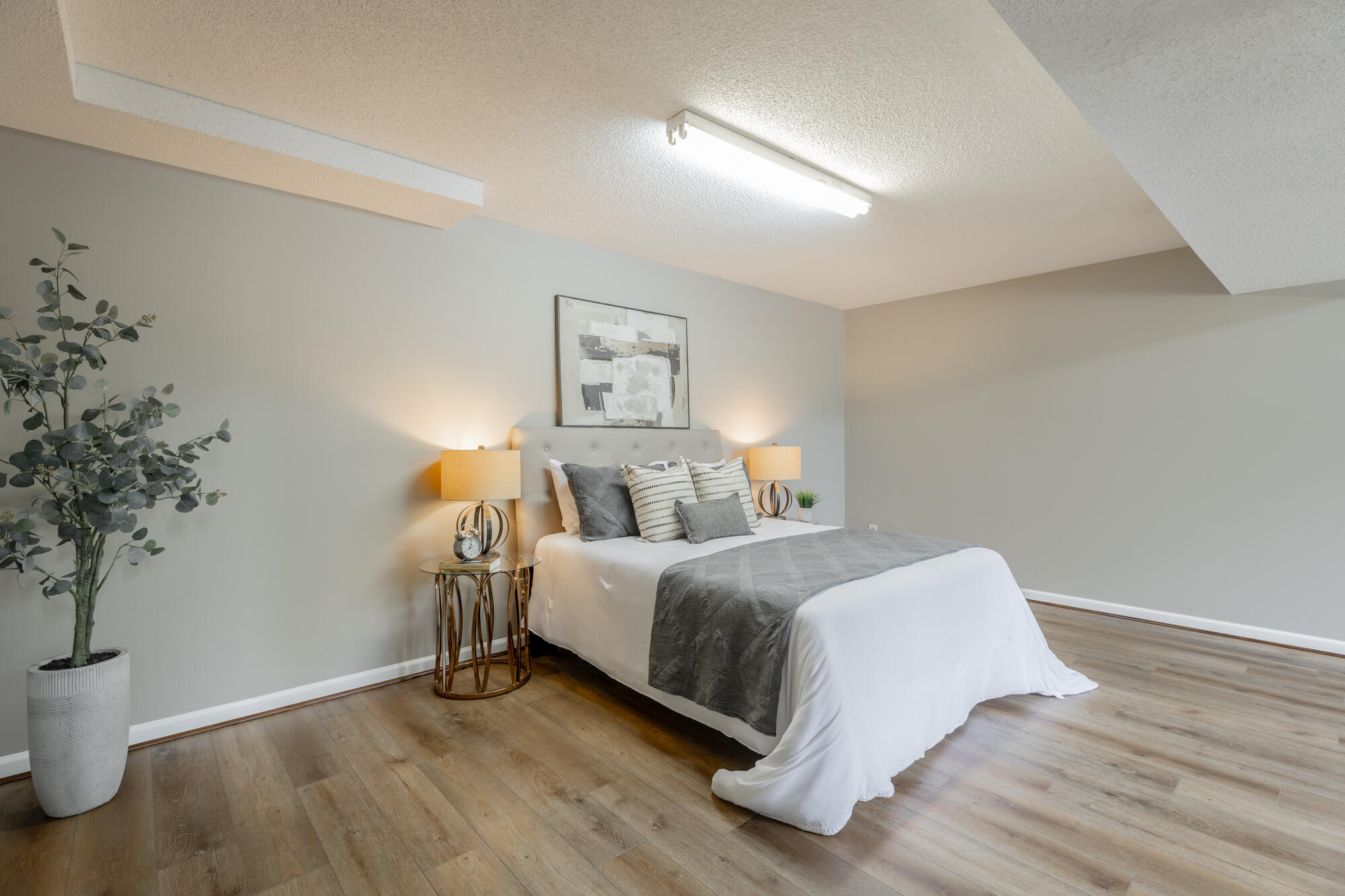 6894 Hillside Bend Trail