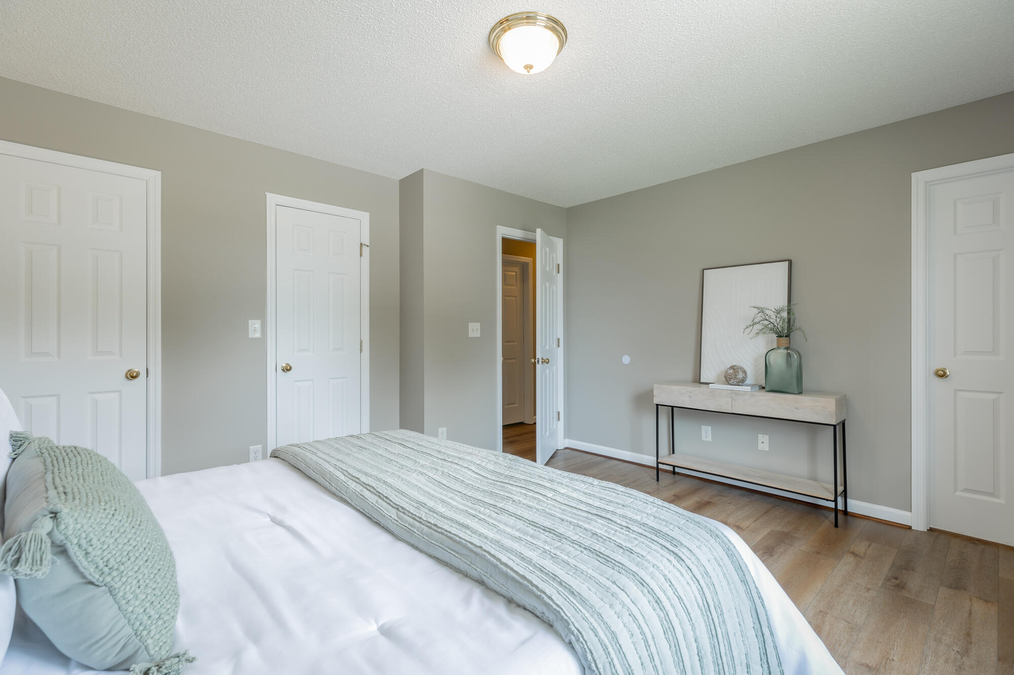 6894 Hillside Bend Trail