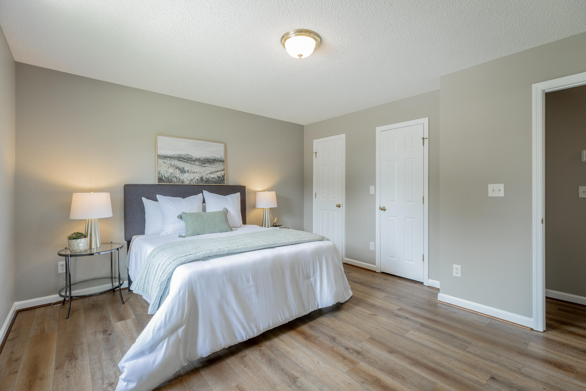 6894 Hillside Bend Trail