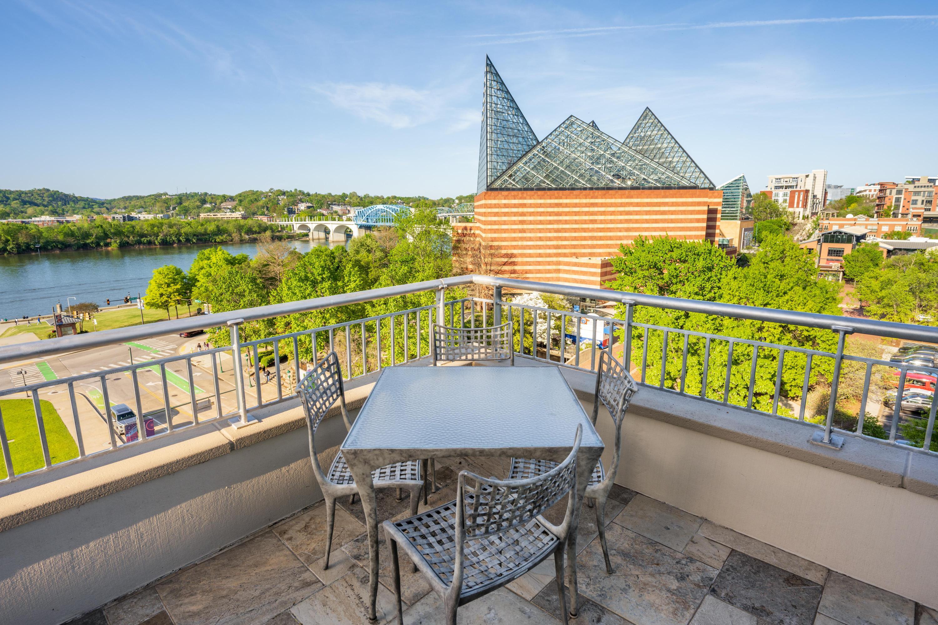 191 Chestnut Street, 602