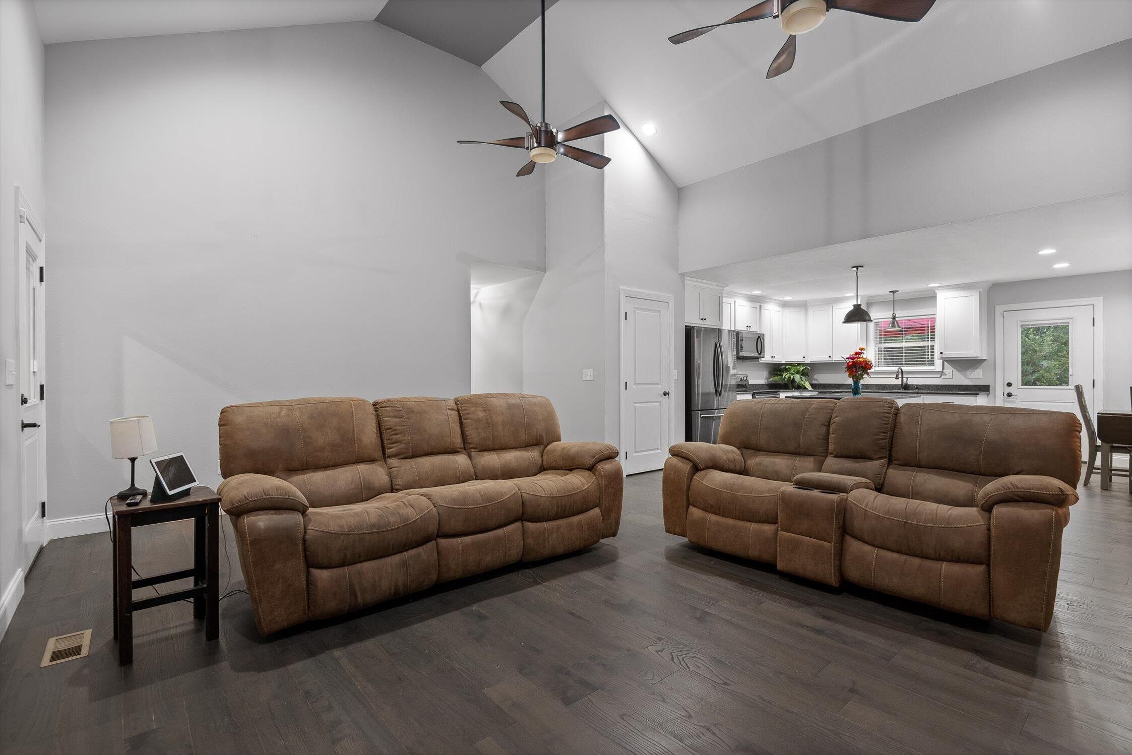 453 Hill Cir Circle