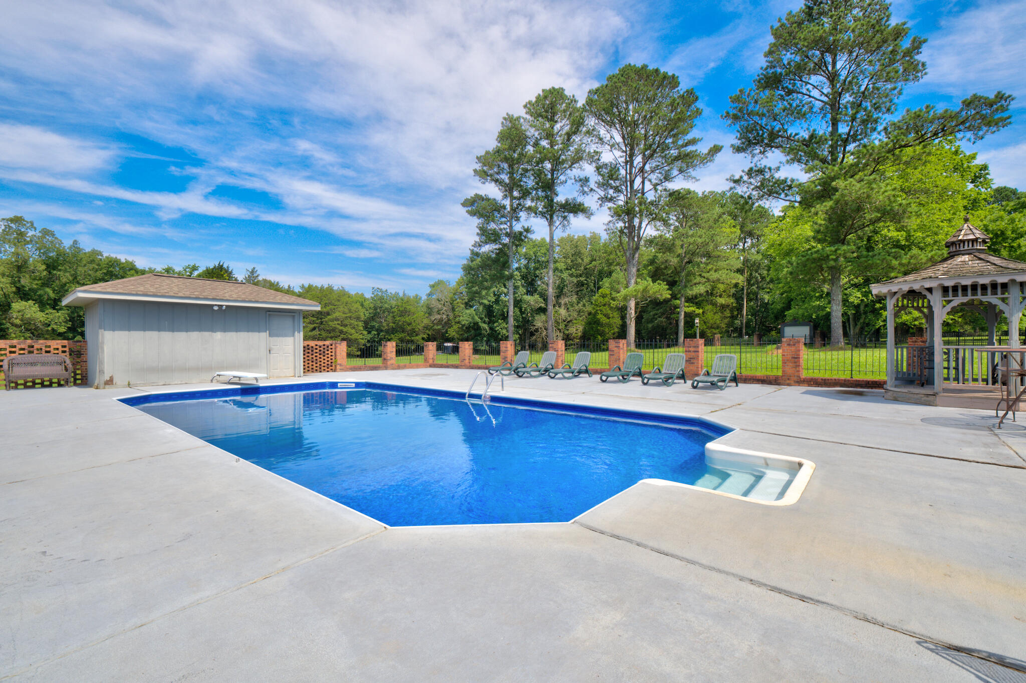 290 Powder Horn Lane