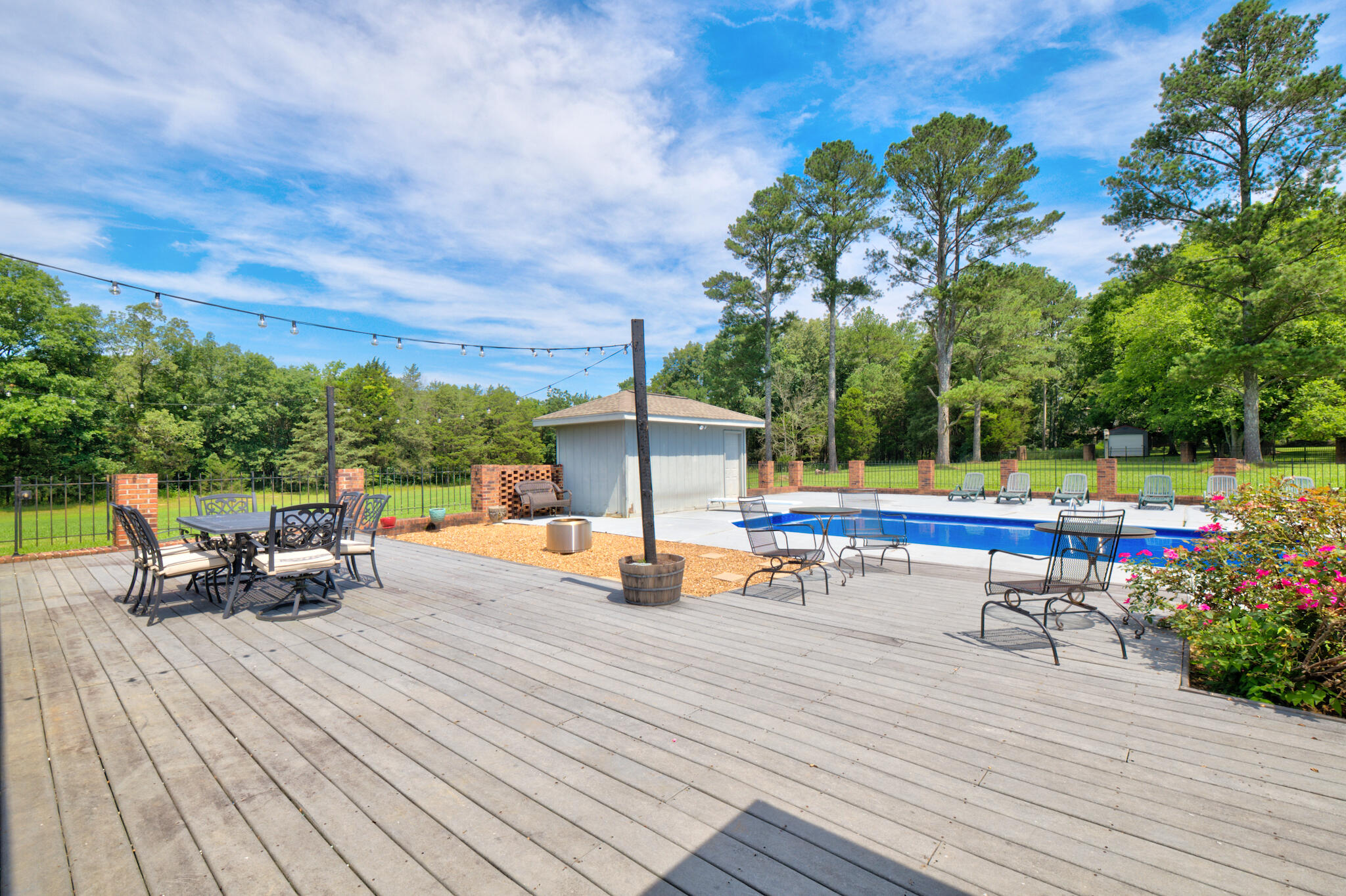 290 Powder Horn Lane