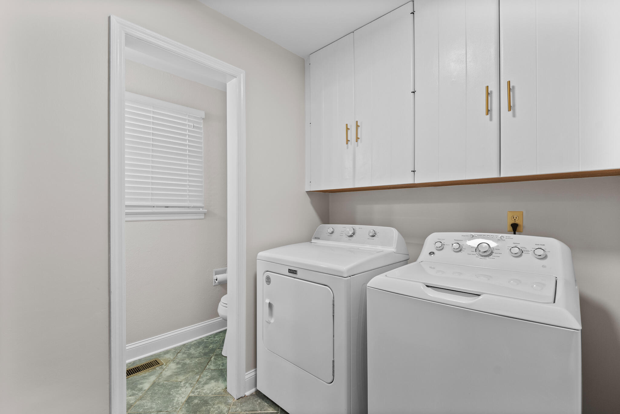 290 Powder Horn Lane