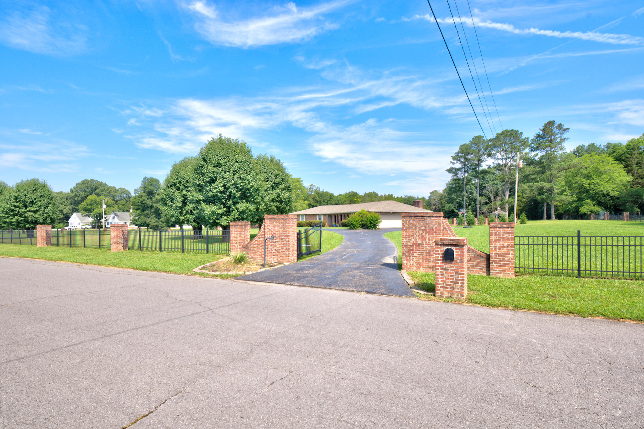 290 Powder Horn Lane