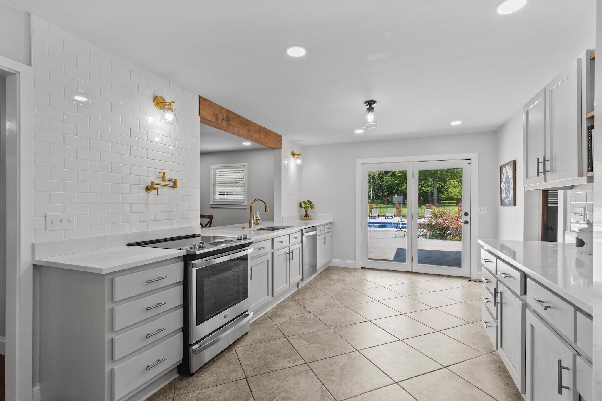 290 Powder Horn Lane