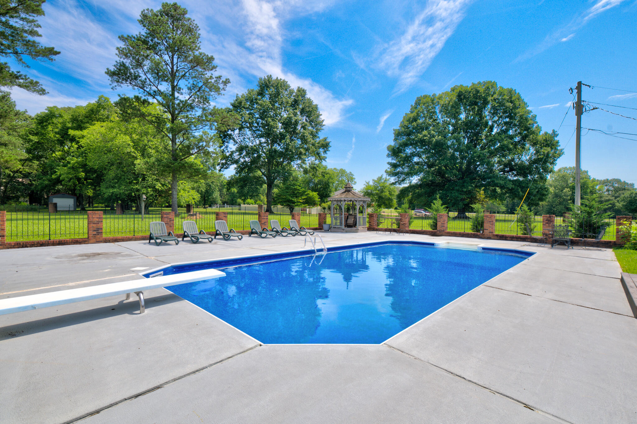 290 Powder Horn Lane