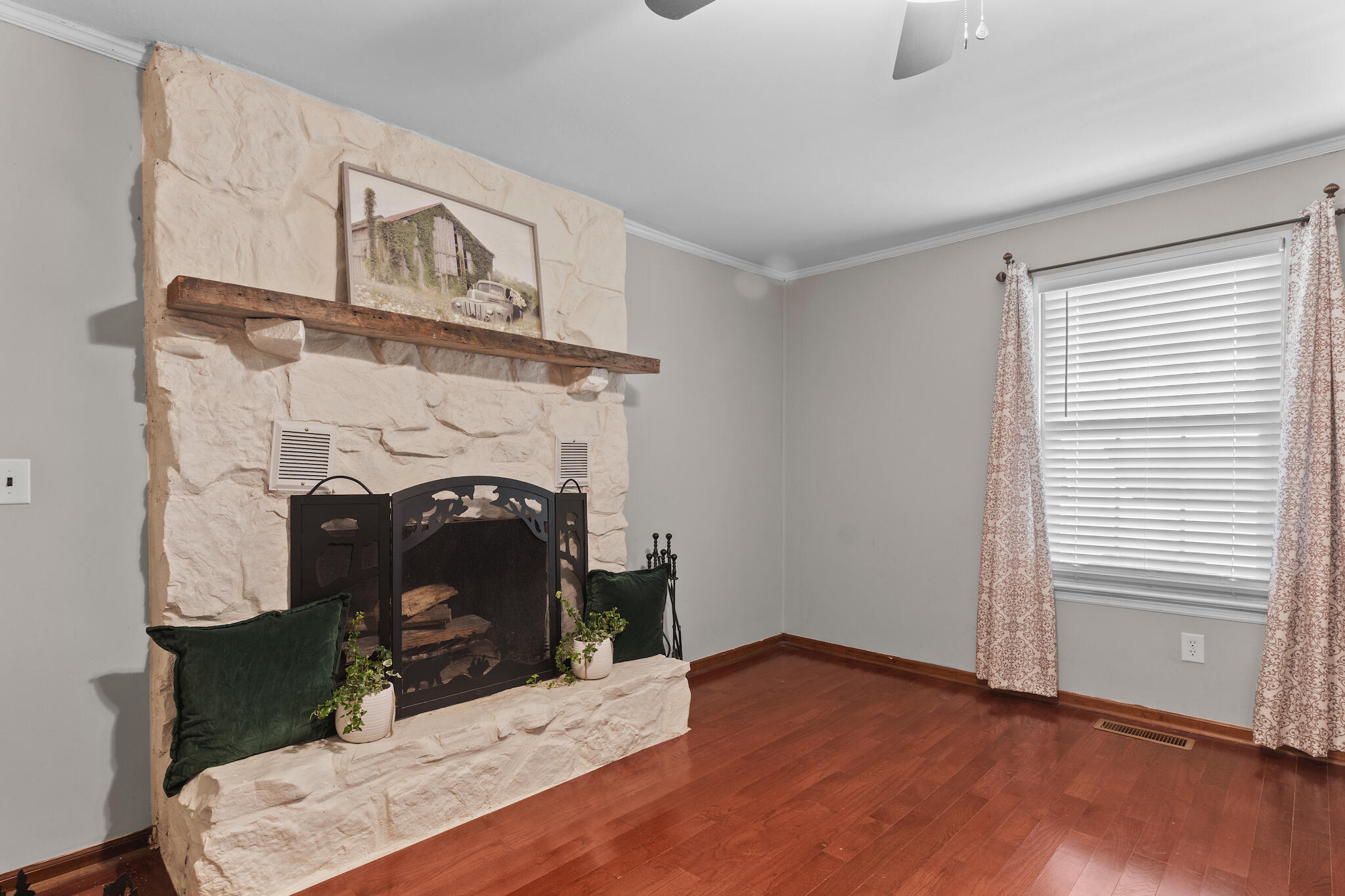 290 Powder Horn Lane