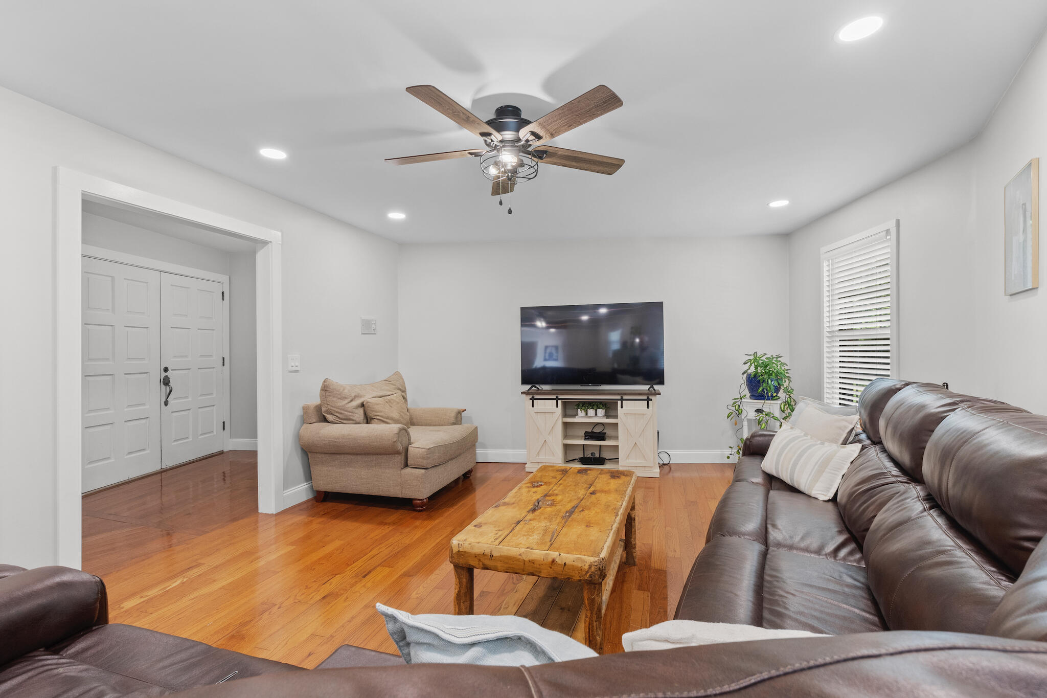 290 Powder Horn Lane