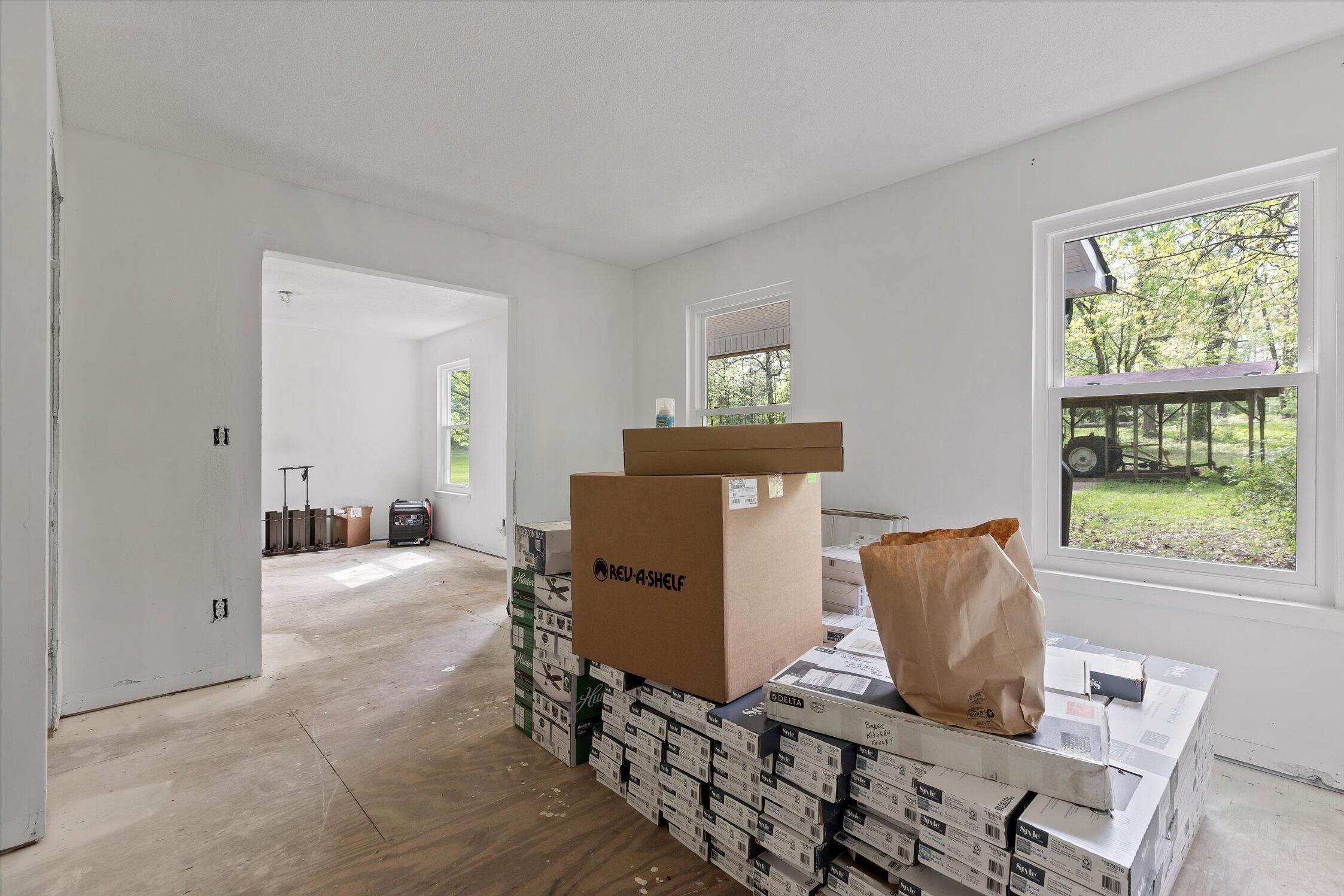 6475 Polly Lane