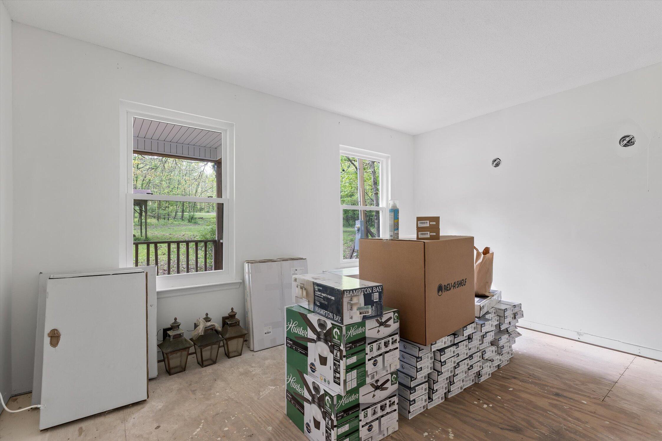 6475 Polly Lane