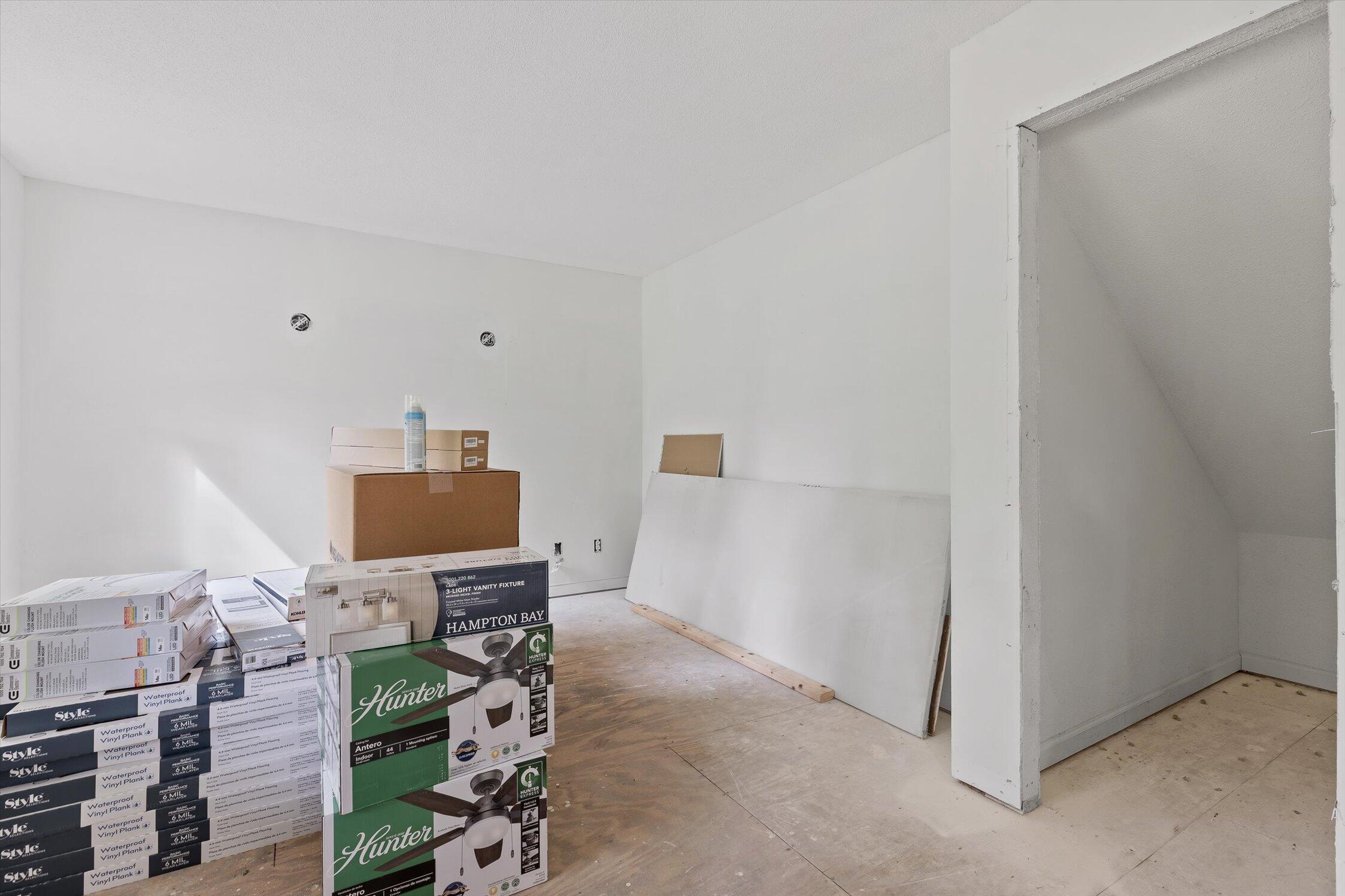 6475 Polly Lane