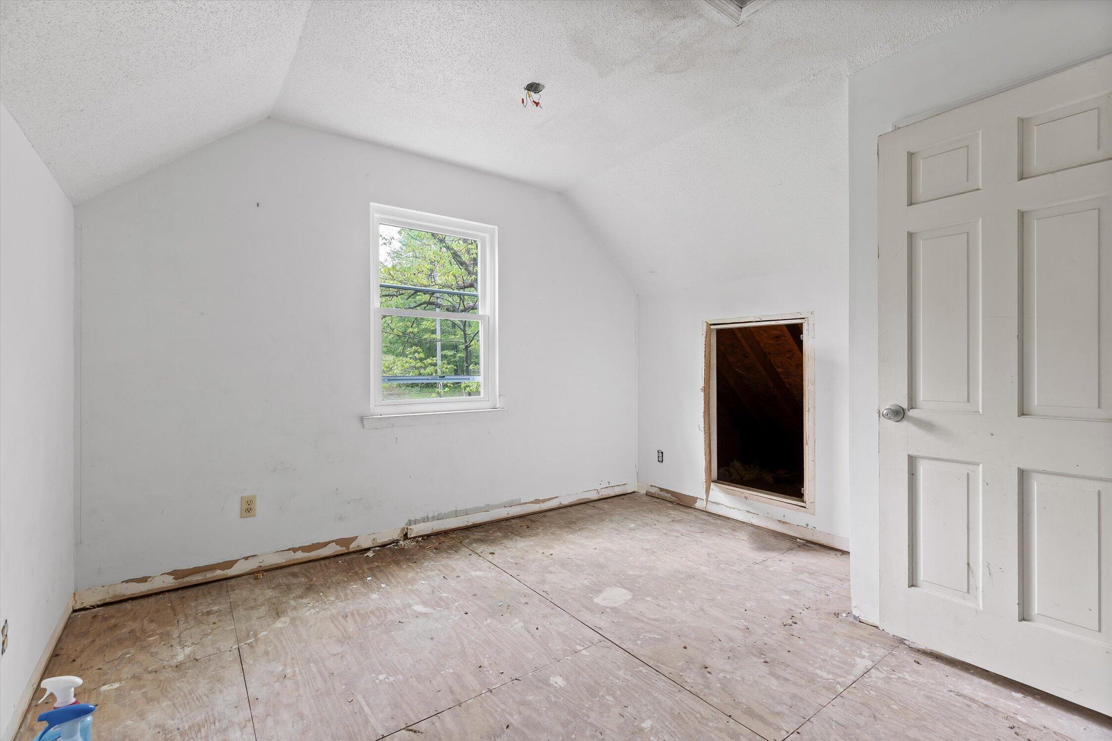 6475 Polly Lane
