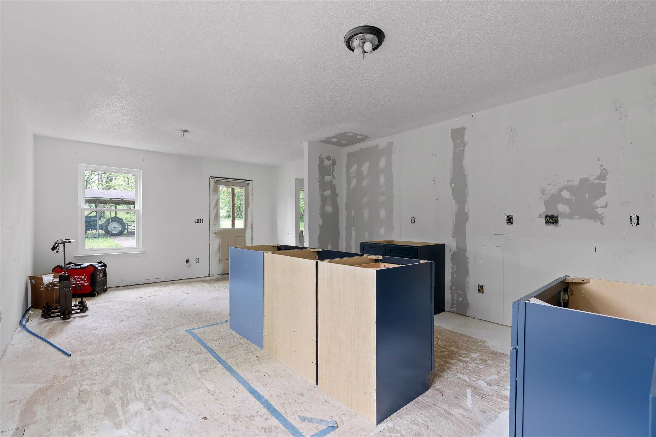 6475 Polly Lane
