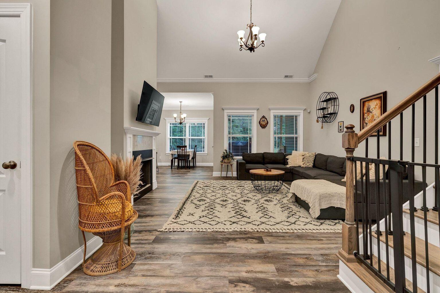 114 Fairhill Drive NE