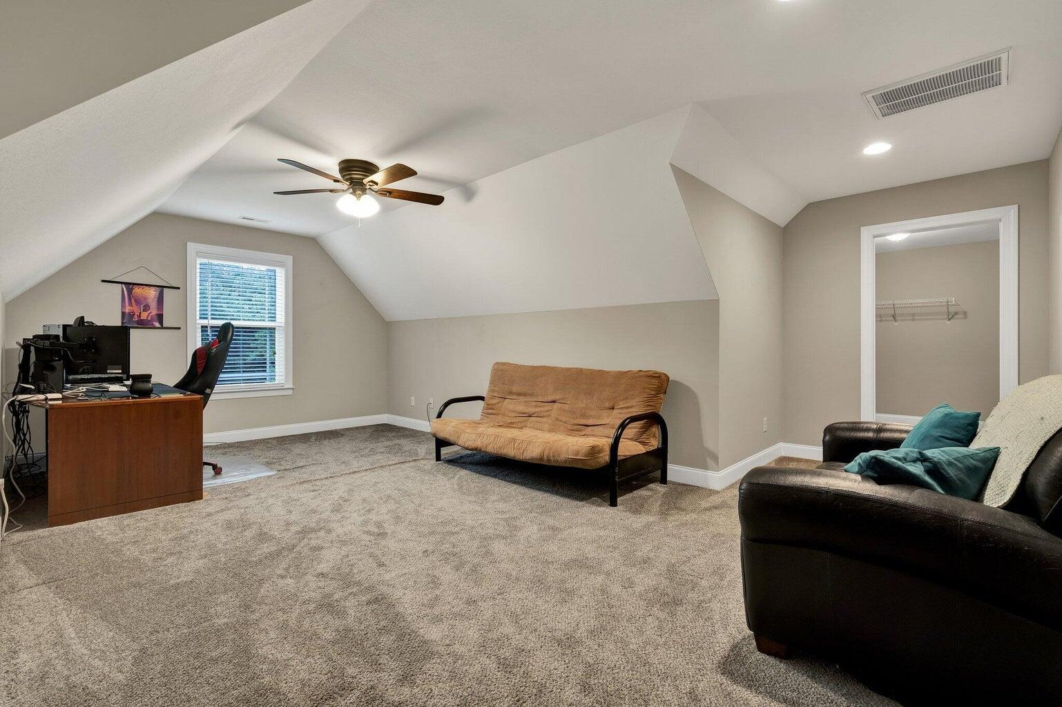 114 Fairhill Drive NE