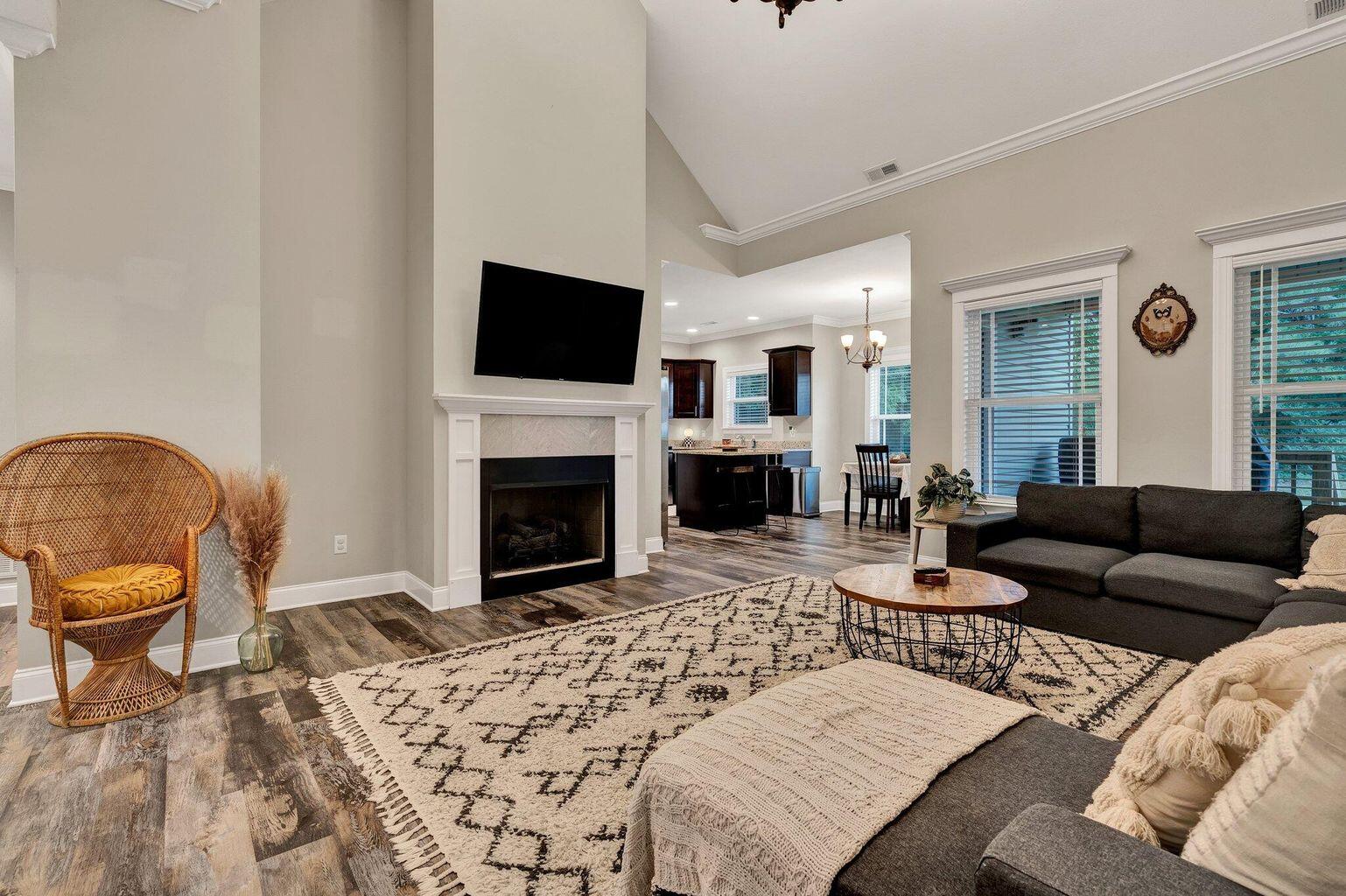 114 Fairhill Drive NE