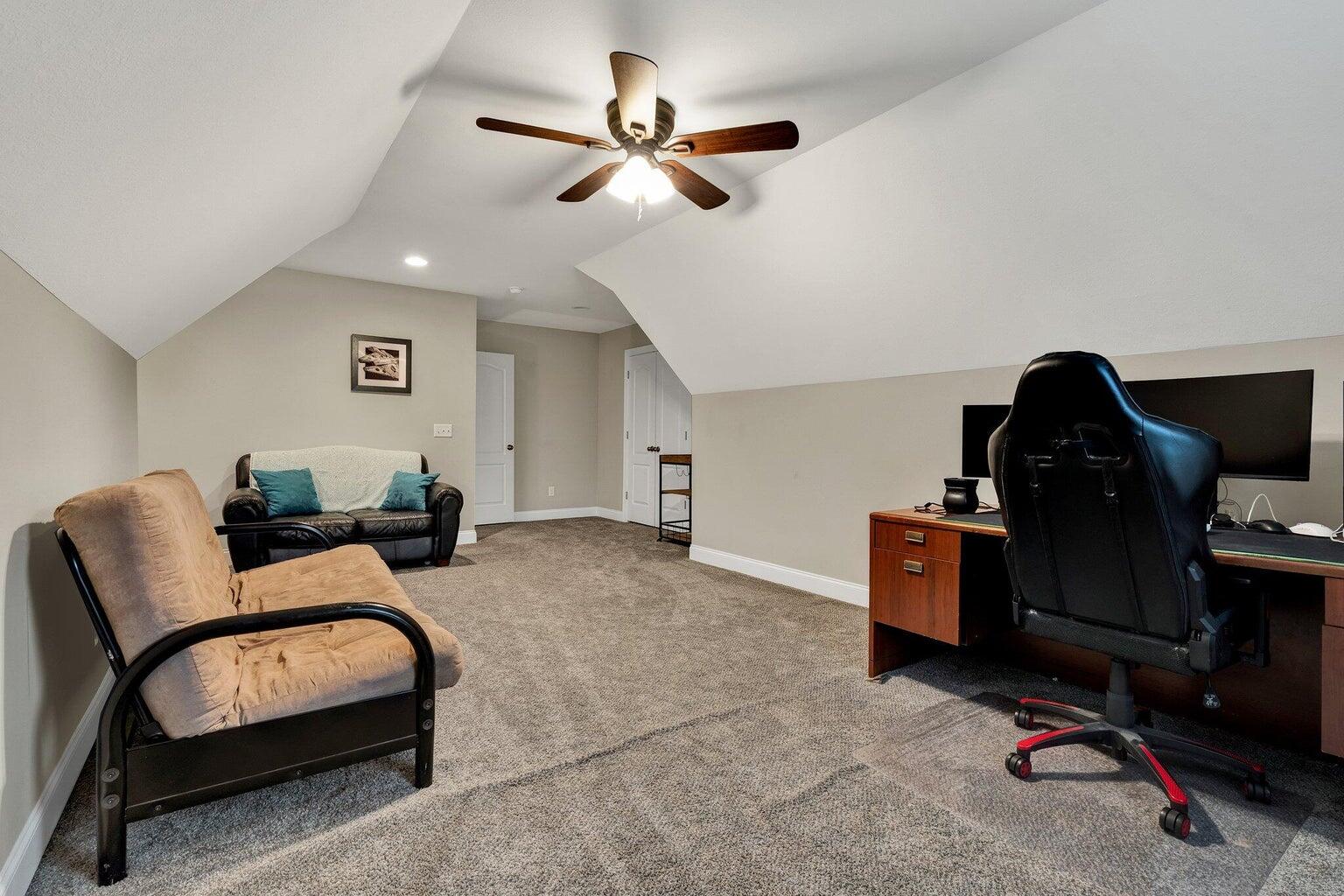 114 Fairhill Drive NE