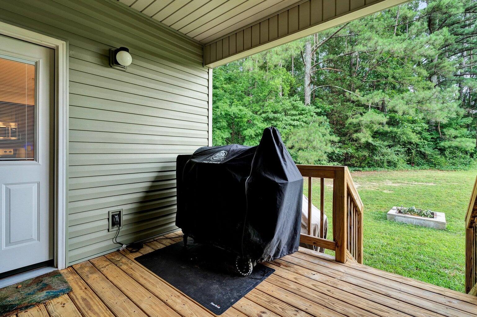 114 Fairhill Drive NE