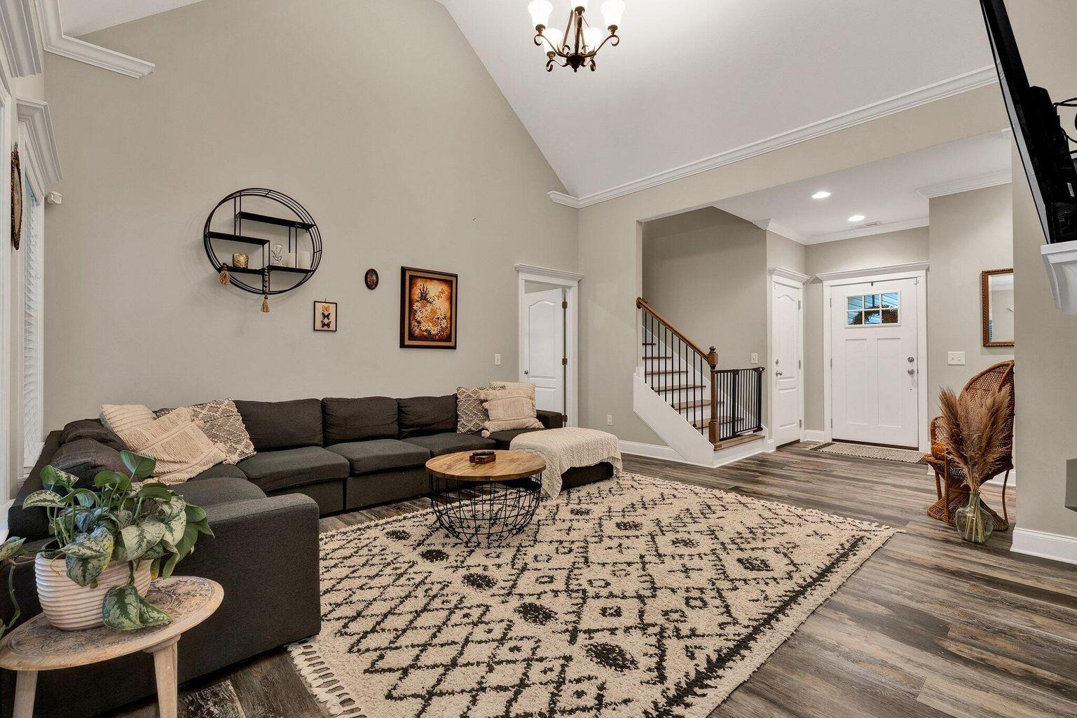 114 Fairhill Drive NE