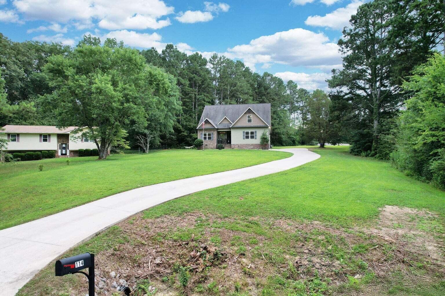 114 Fairhill Drive NE