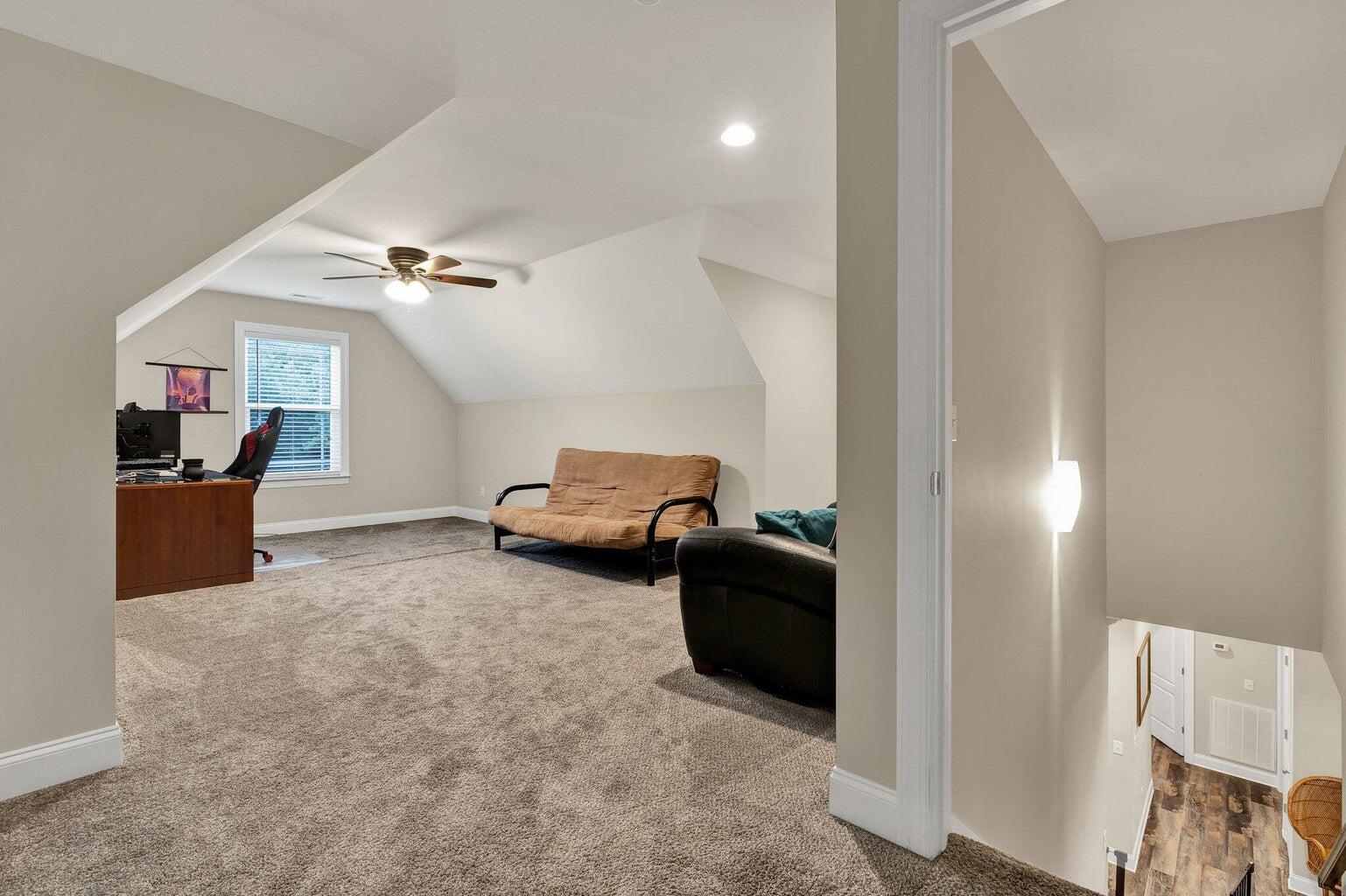 114 Fairhill Drive NE