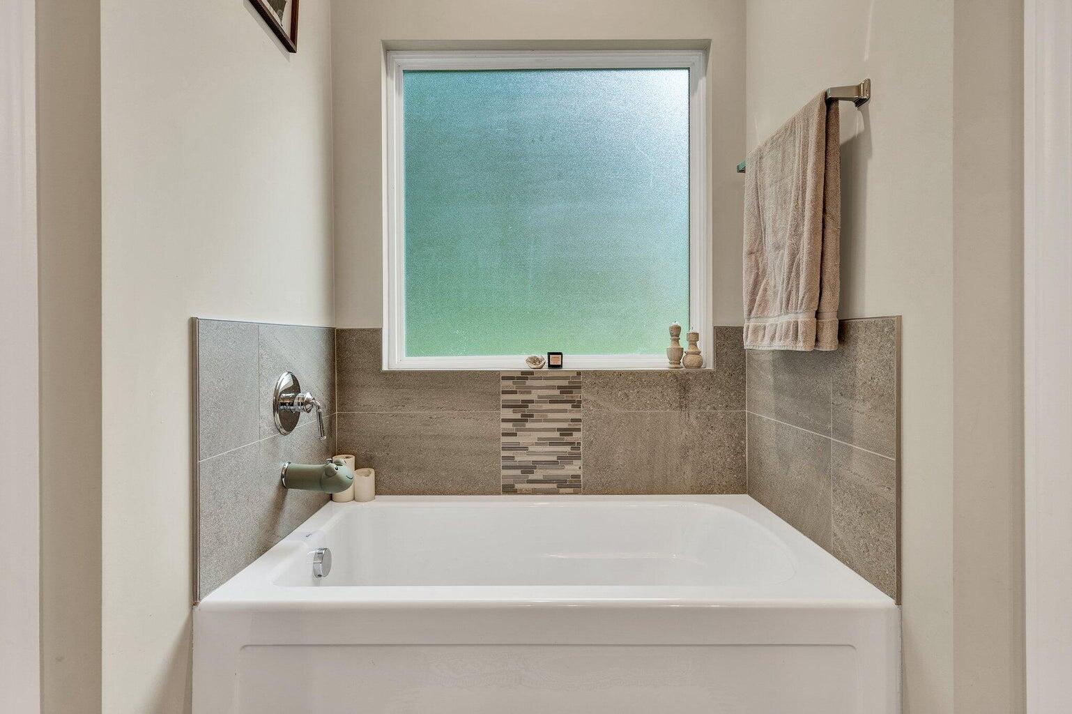 114 Fairhill Drive NE