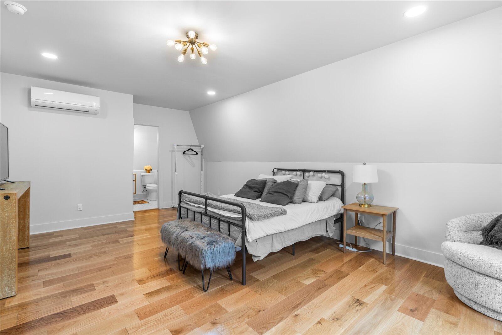 1042 Sunset Drive