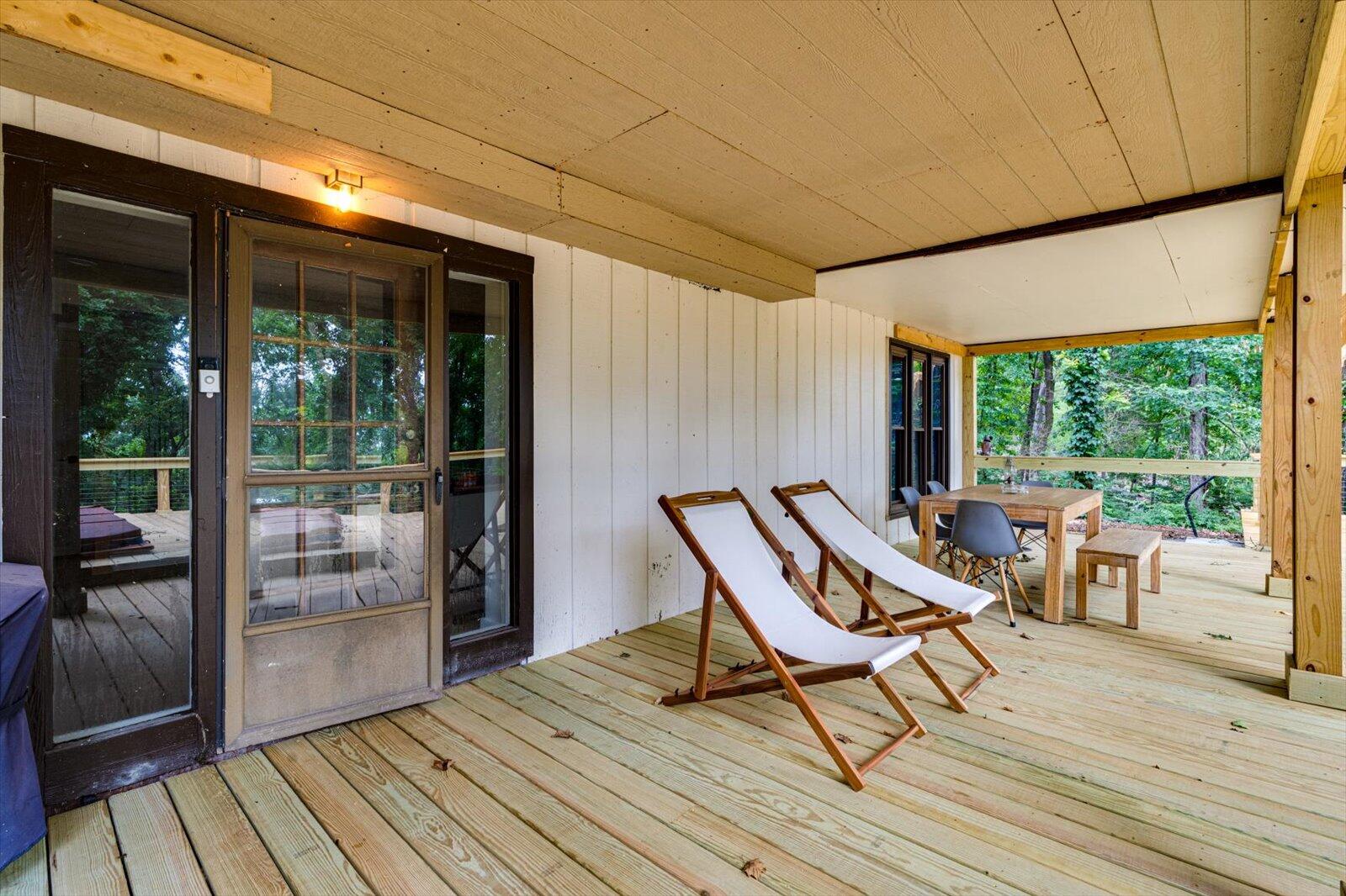 1042 Sunset Drive
