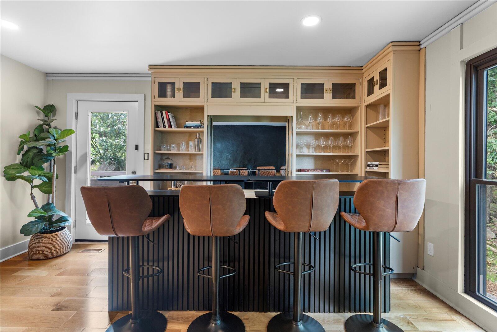 1042 Sunset Drive