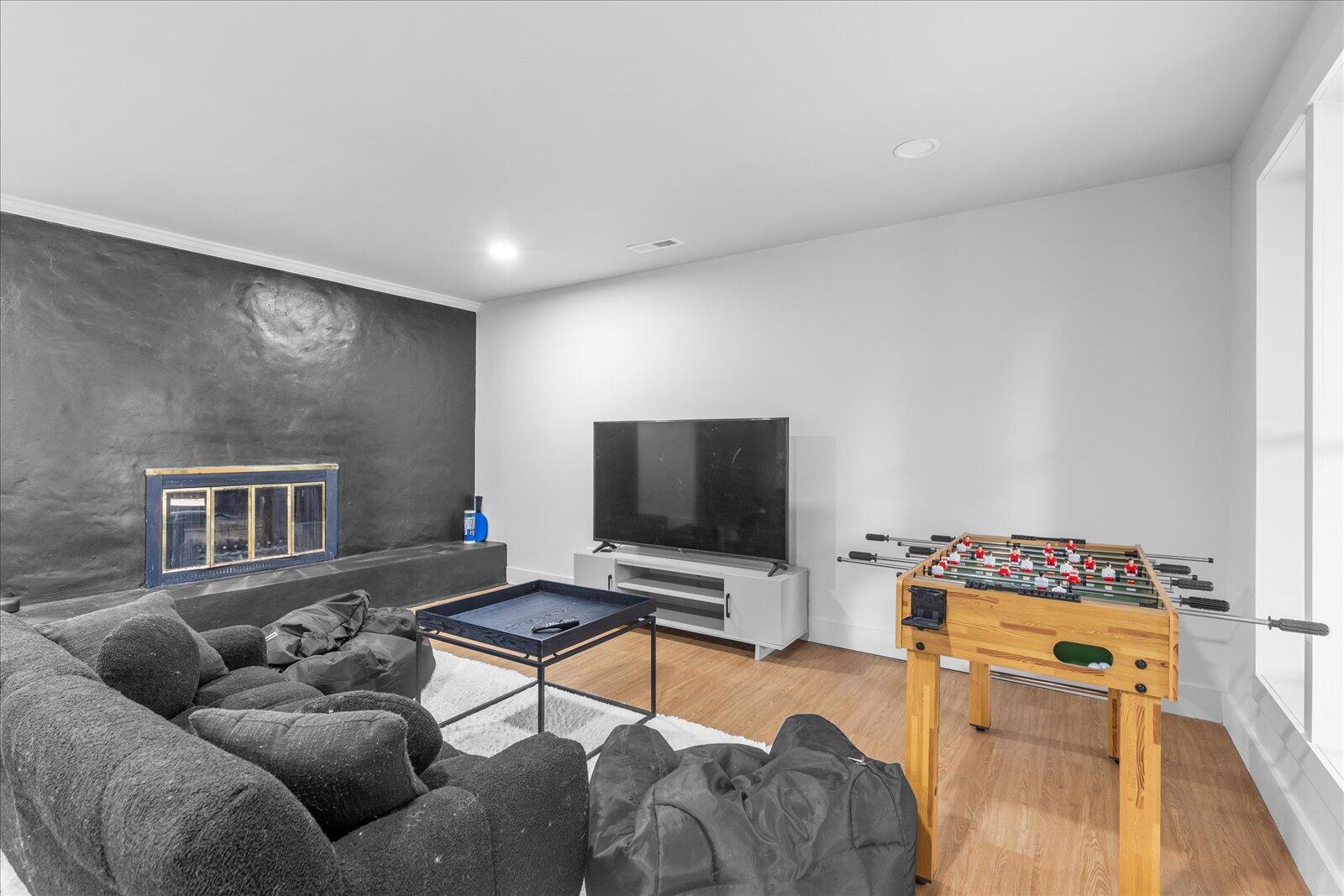 1042 Sunset Drive