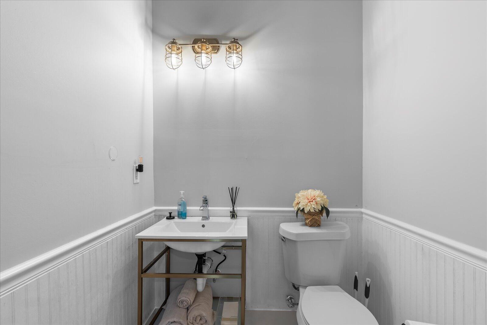 1042 Sunset Drive