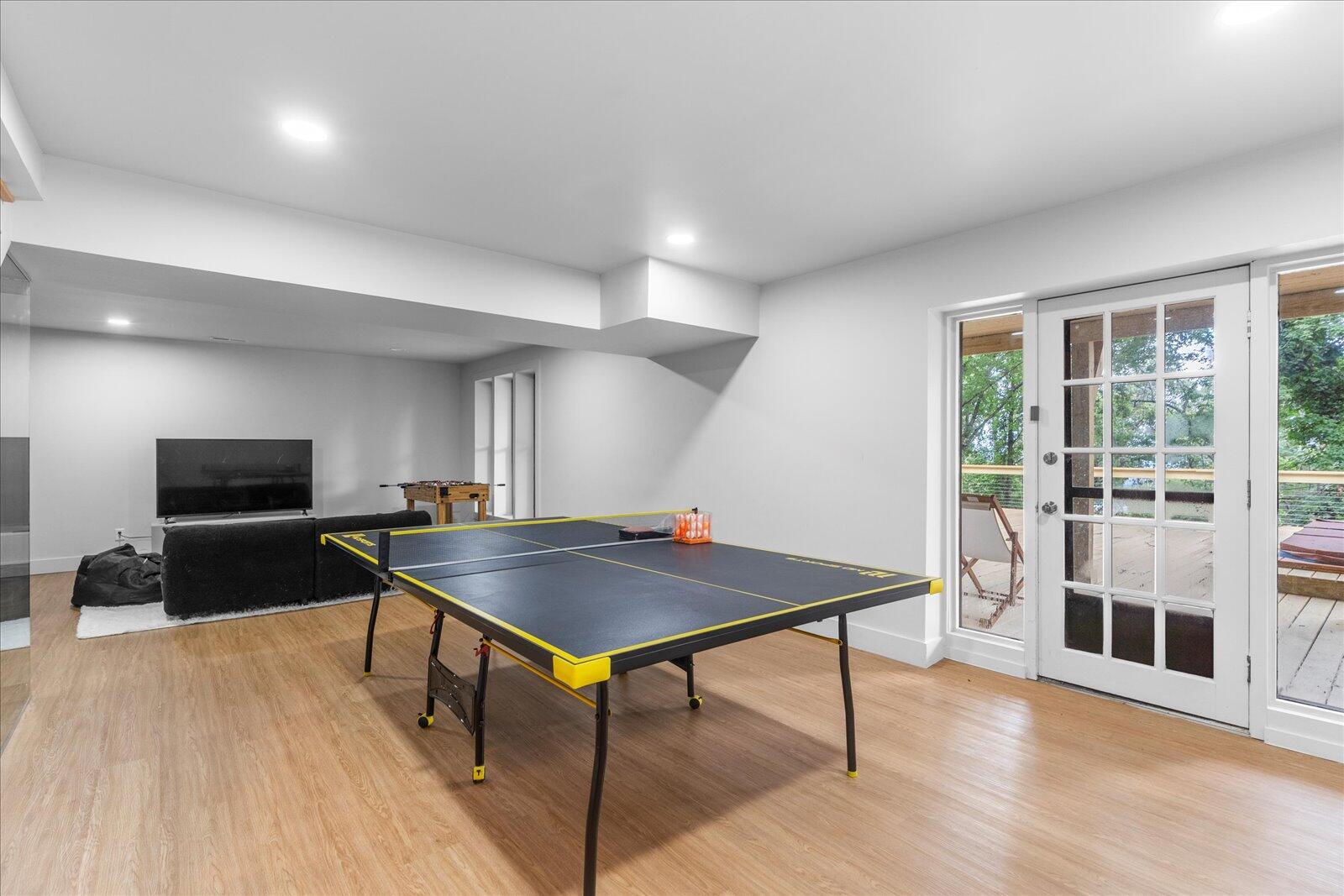 1042 Sunset Drive