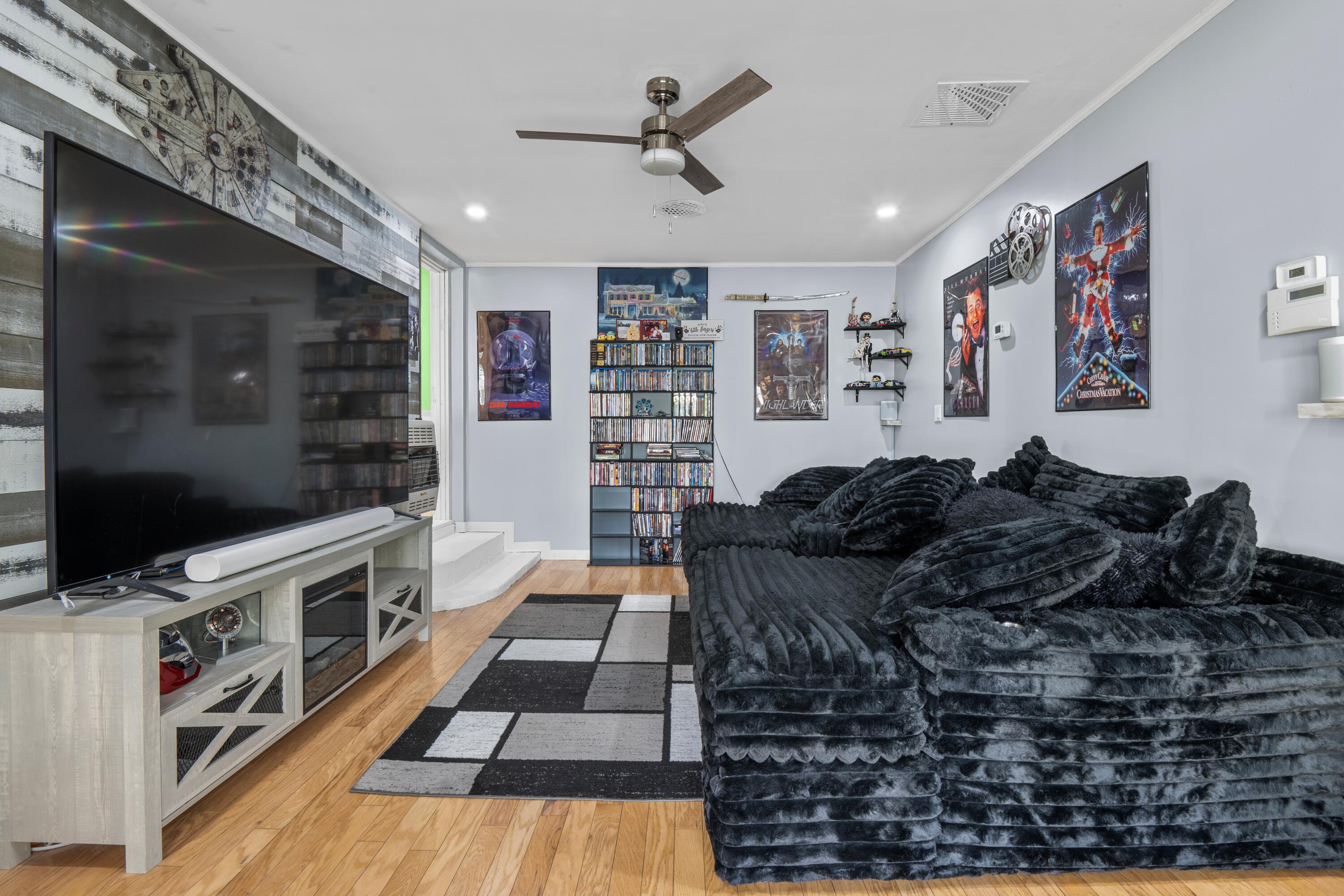 314 W 2nd Street