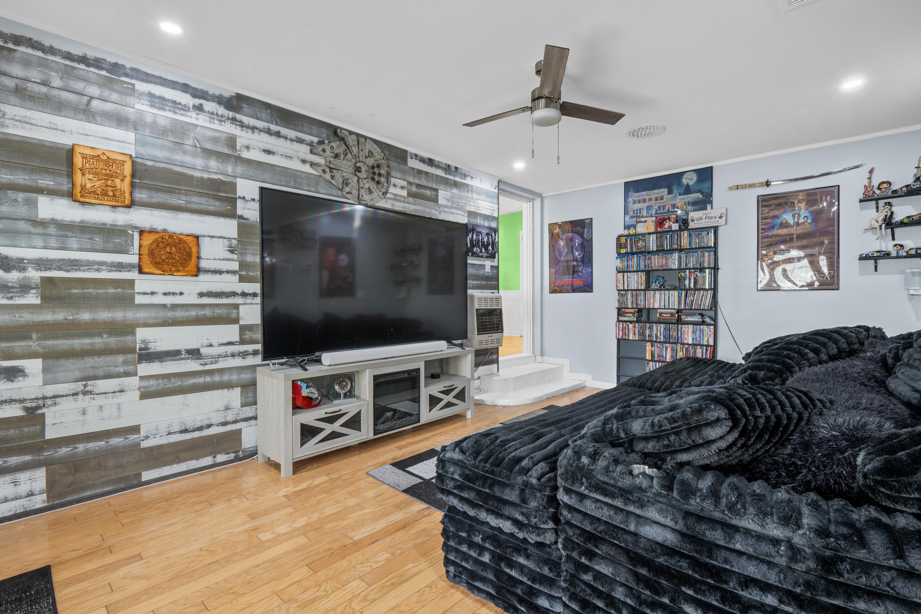 314 W 2nd Street