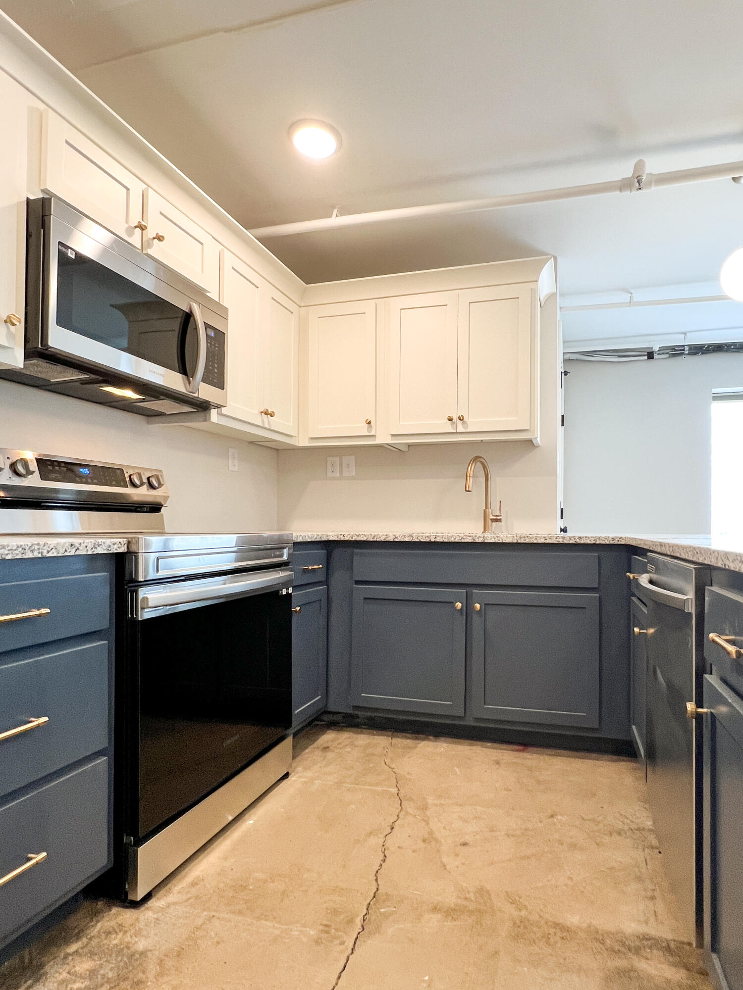 614 E Main Street, 104