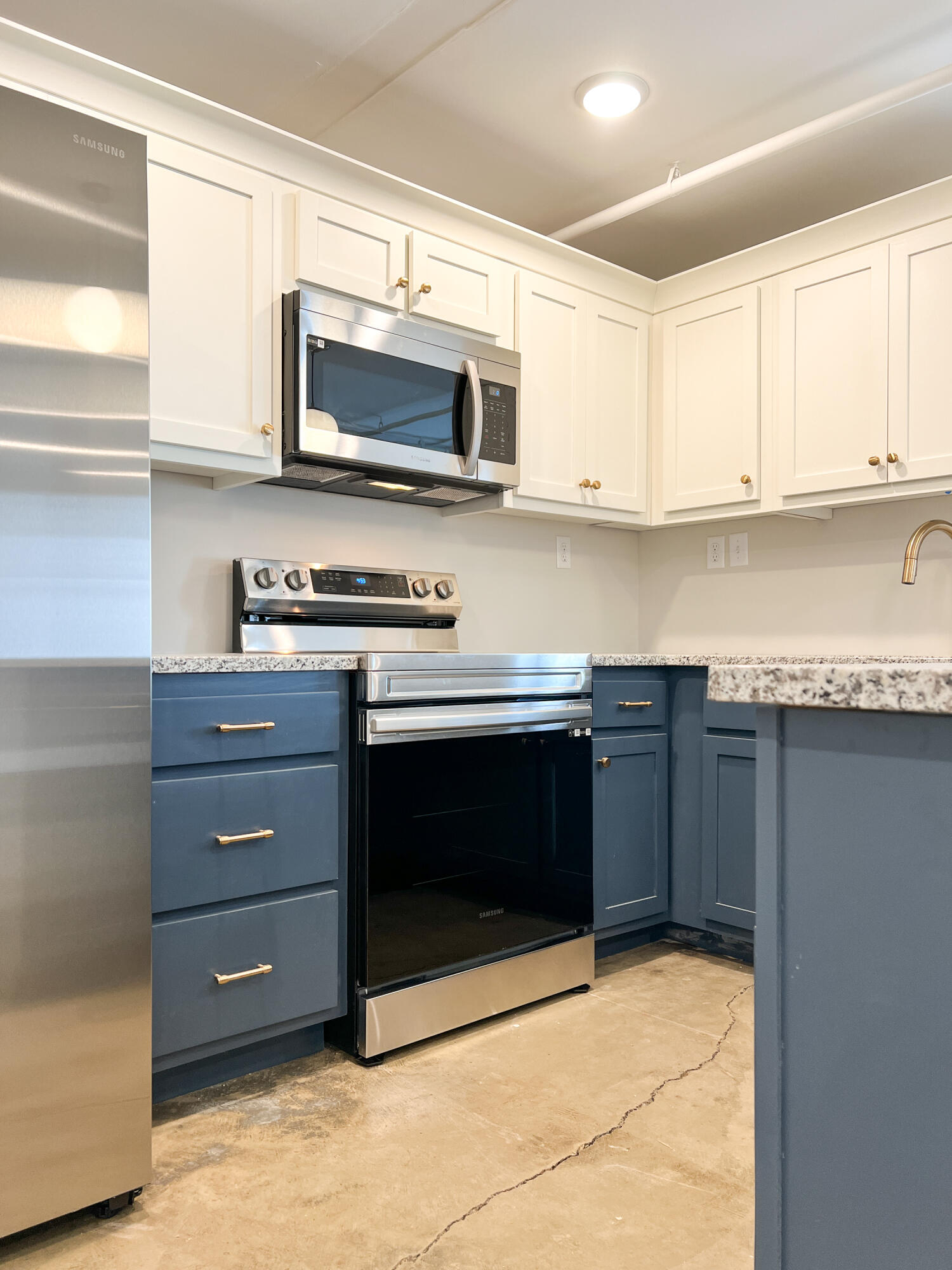 614 E Main Street, 104