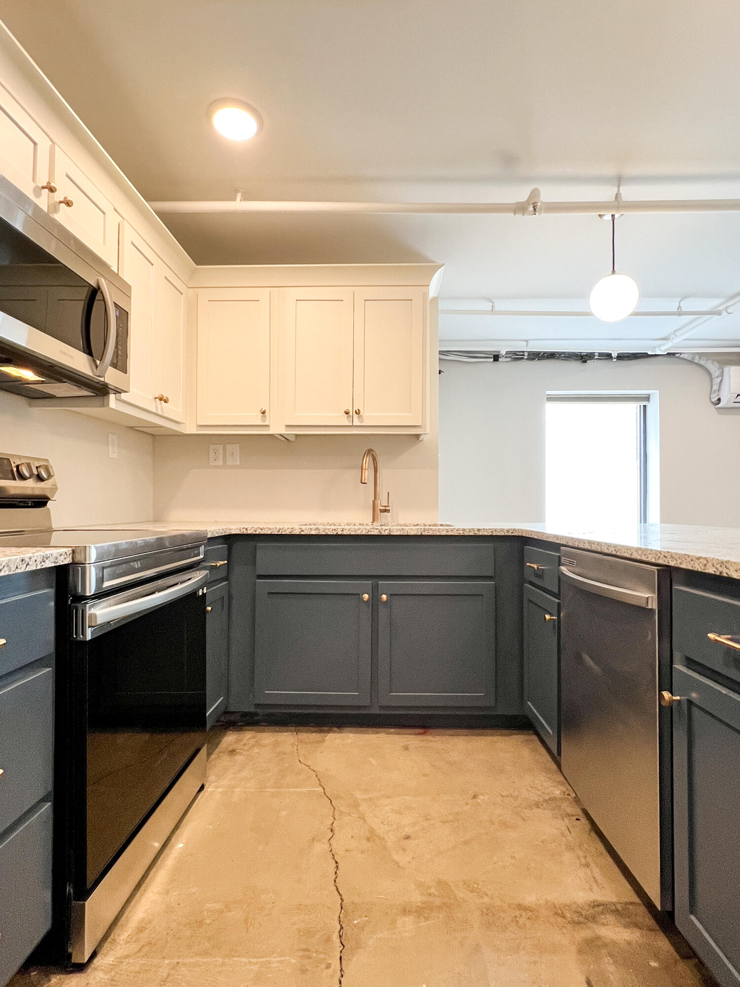 614 E Main Street, 104