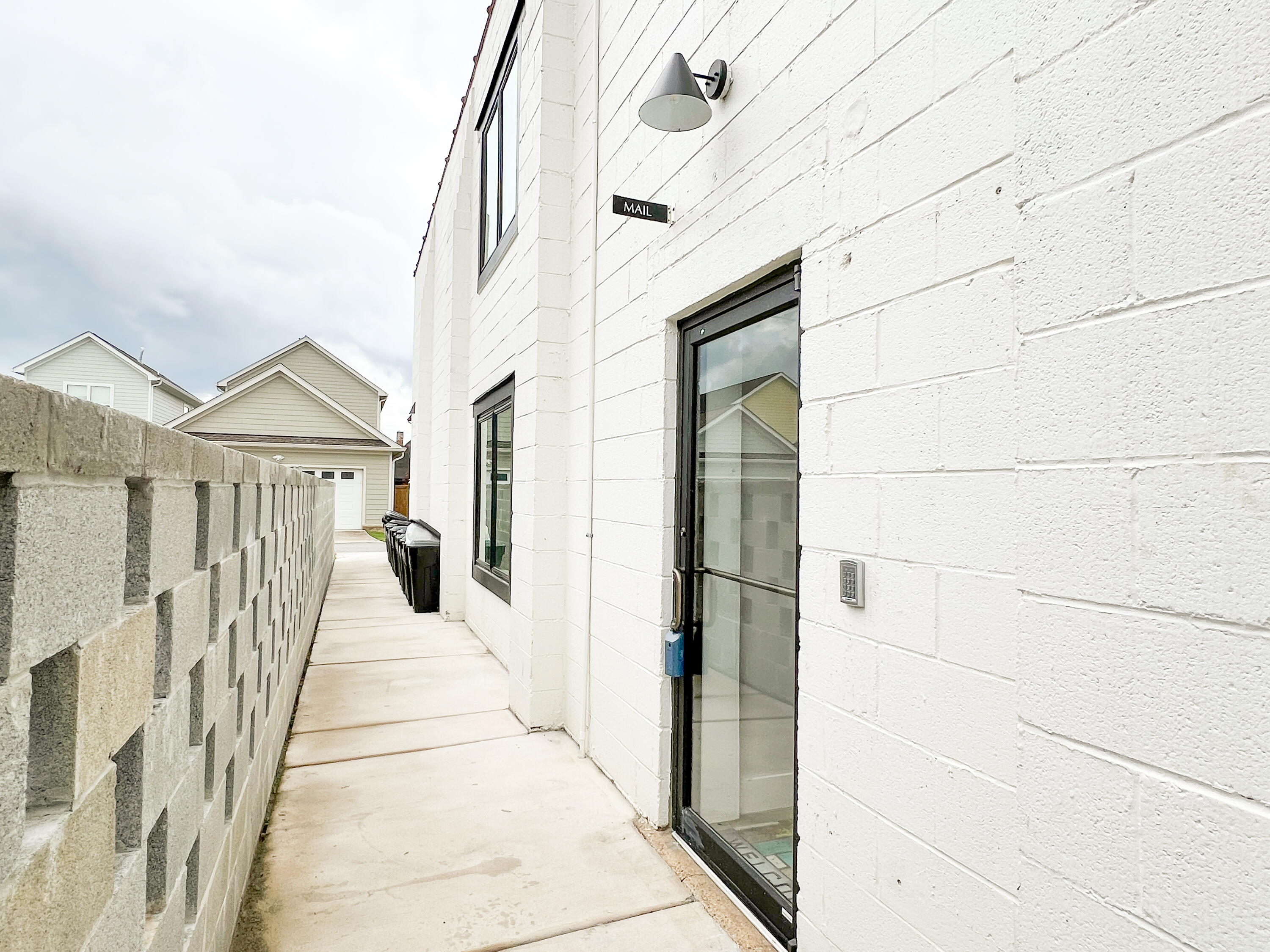 614 E Main Street, 104