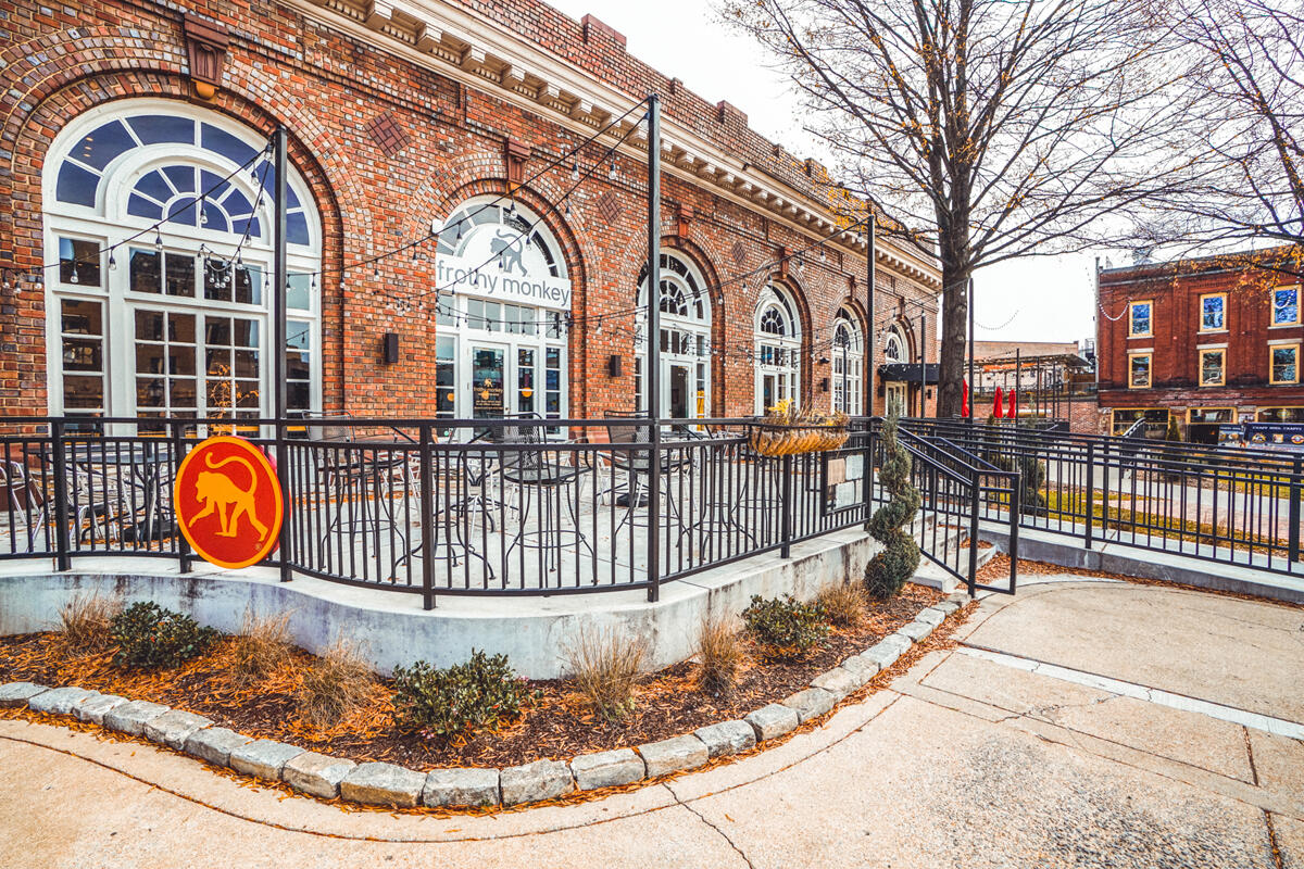 614 E Main Street, 104