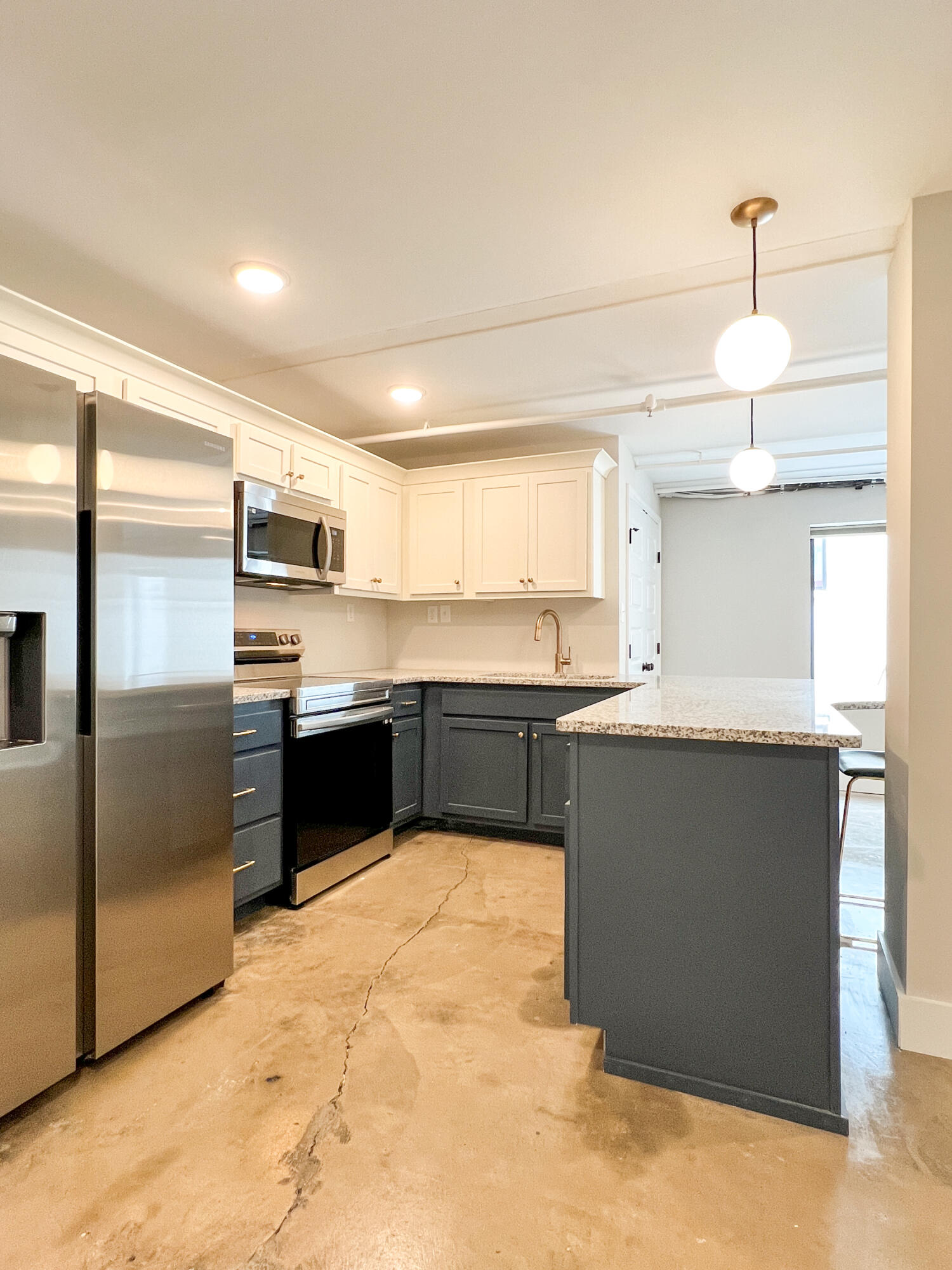 614 E Main Street, 104