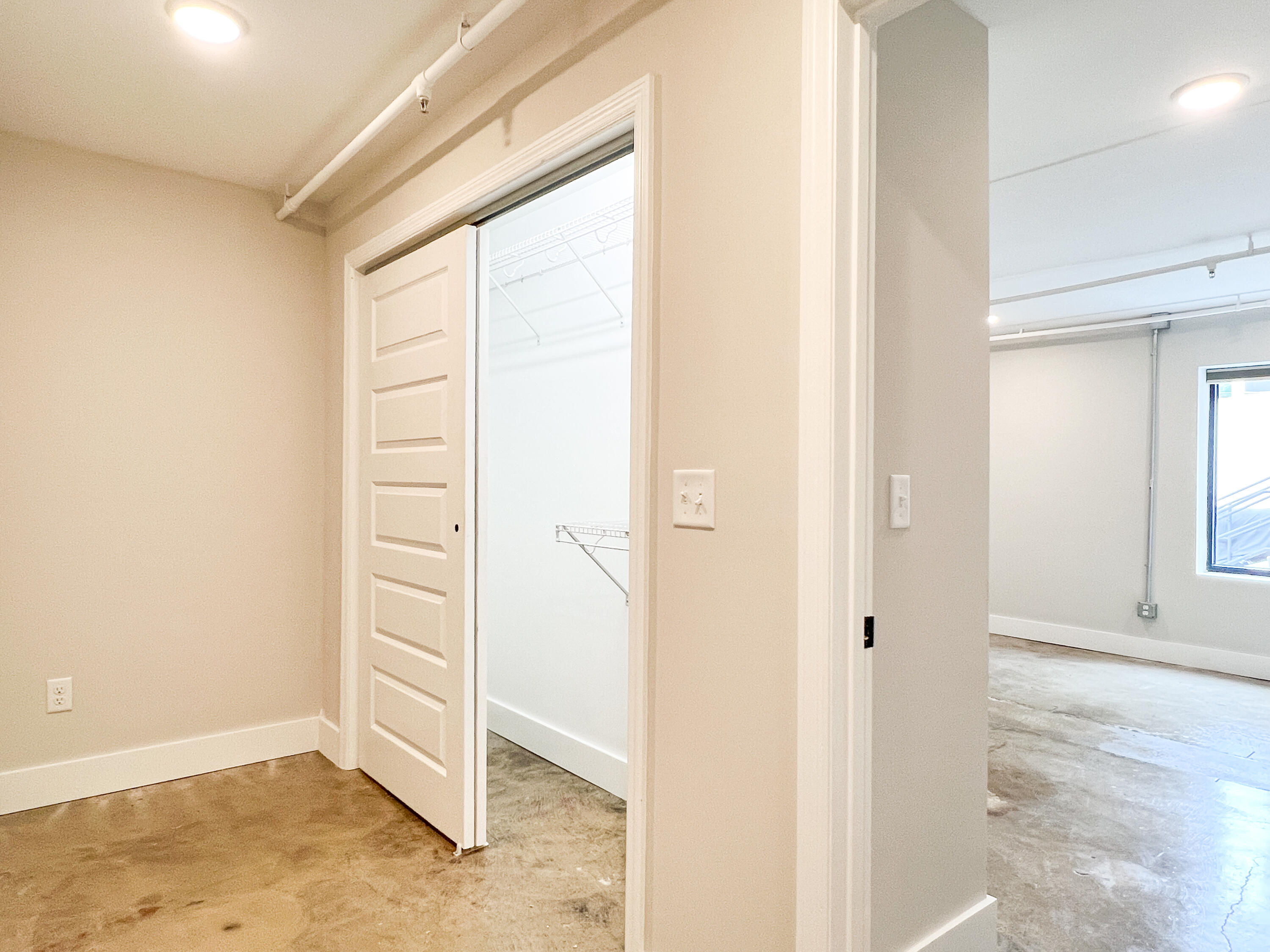 614 E Main Street, 104