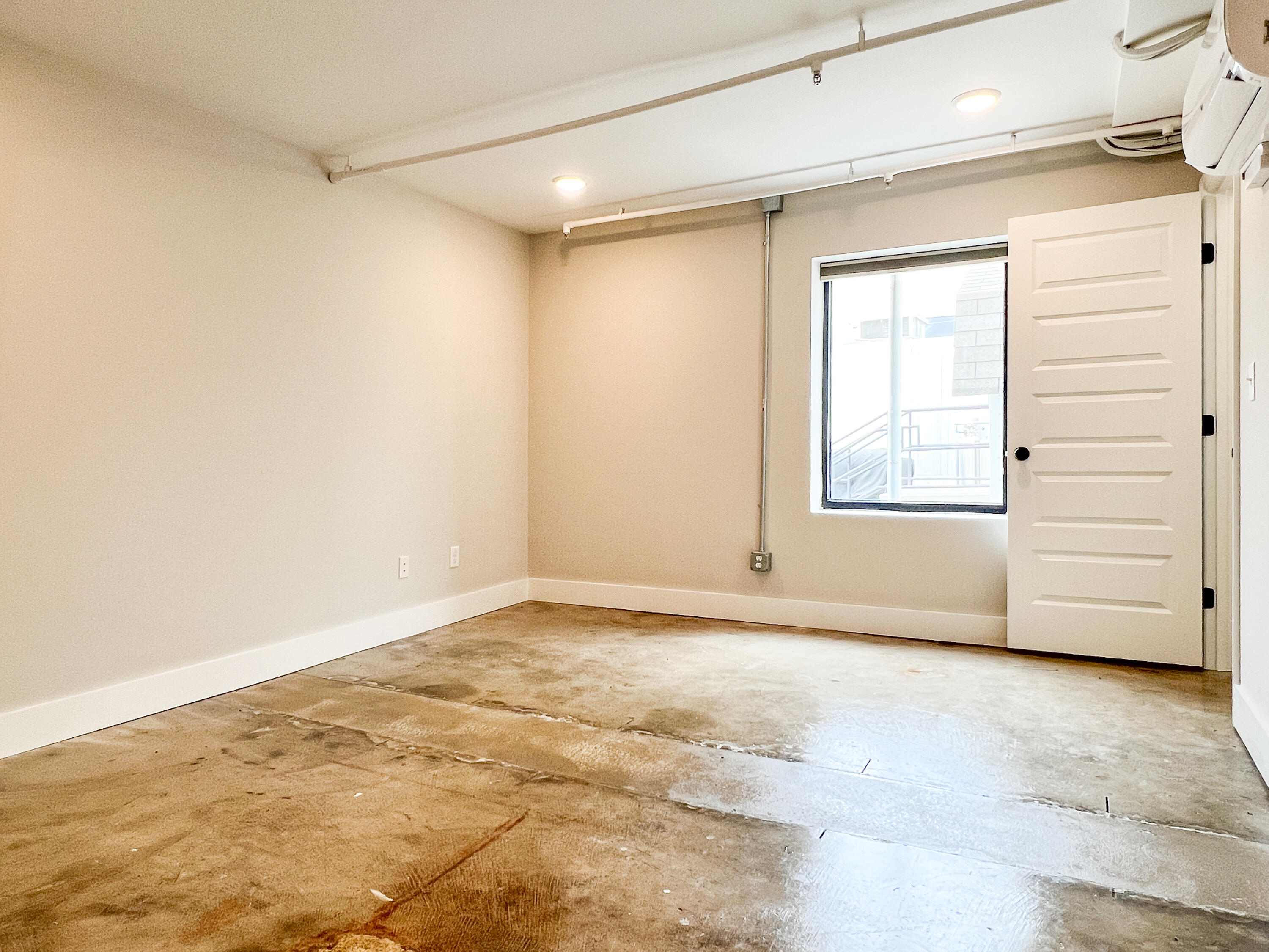 614 E Main Street, 104