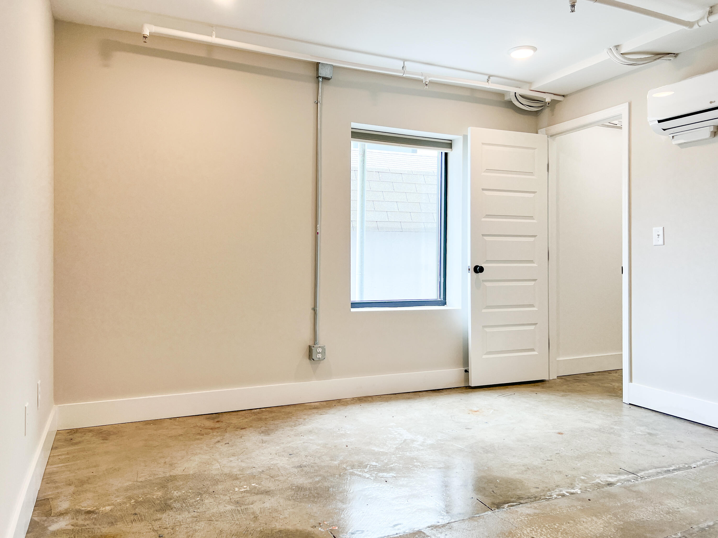 614 E Main Street, 104