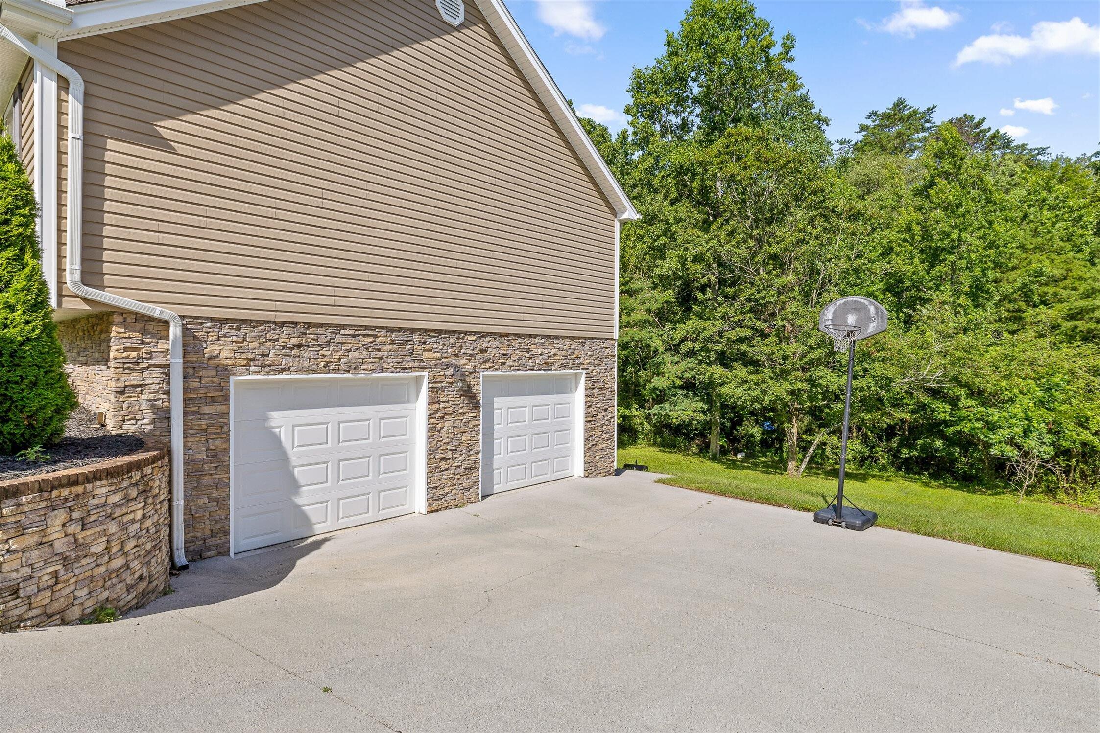 106 Clear Creek Road