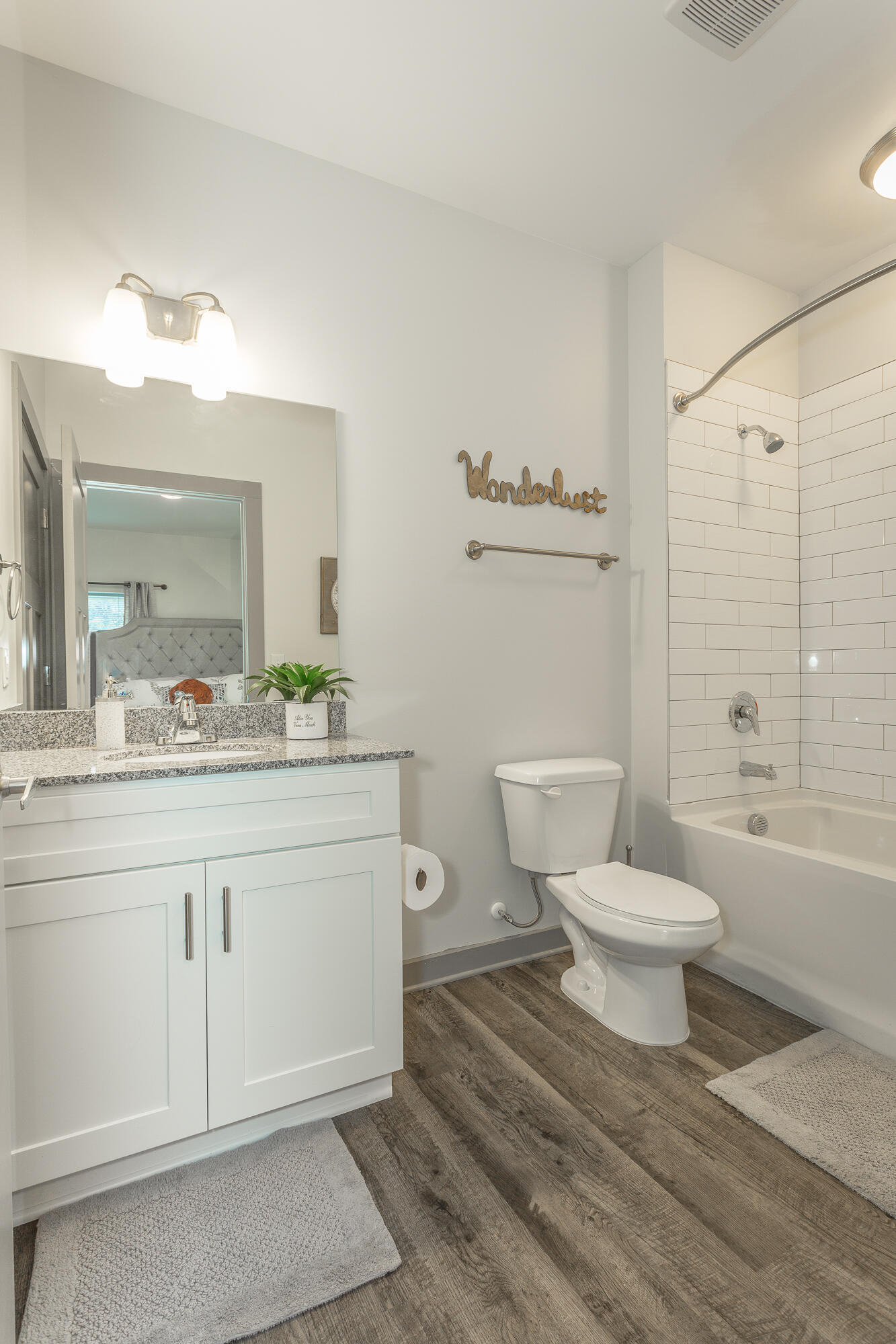 804 Riverfront Parkway, 401